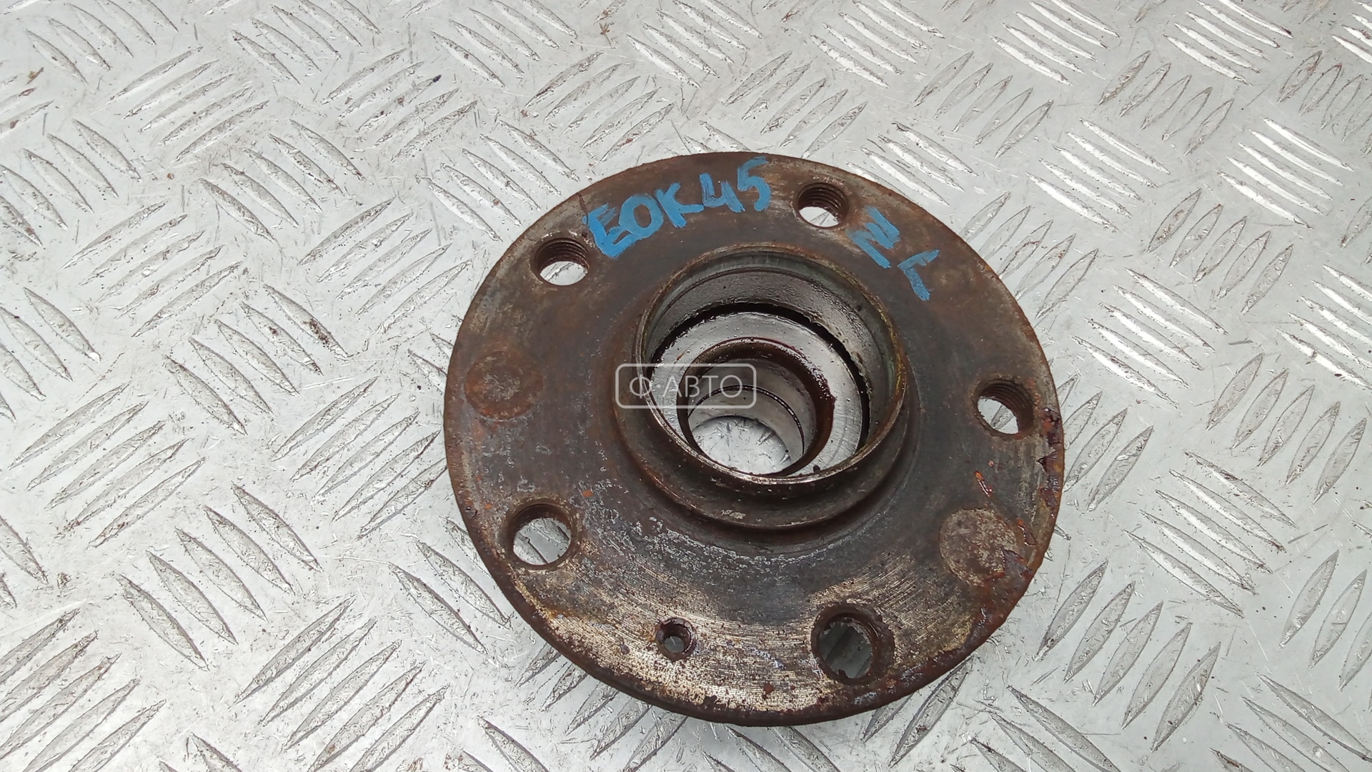 Ступица задняя левая