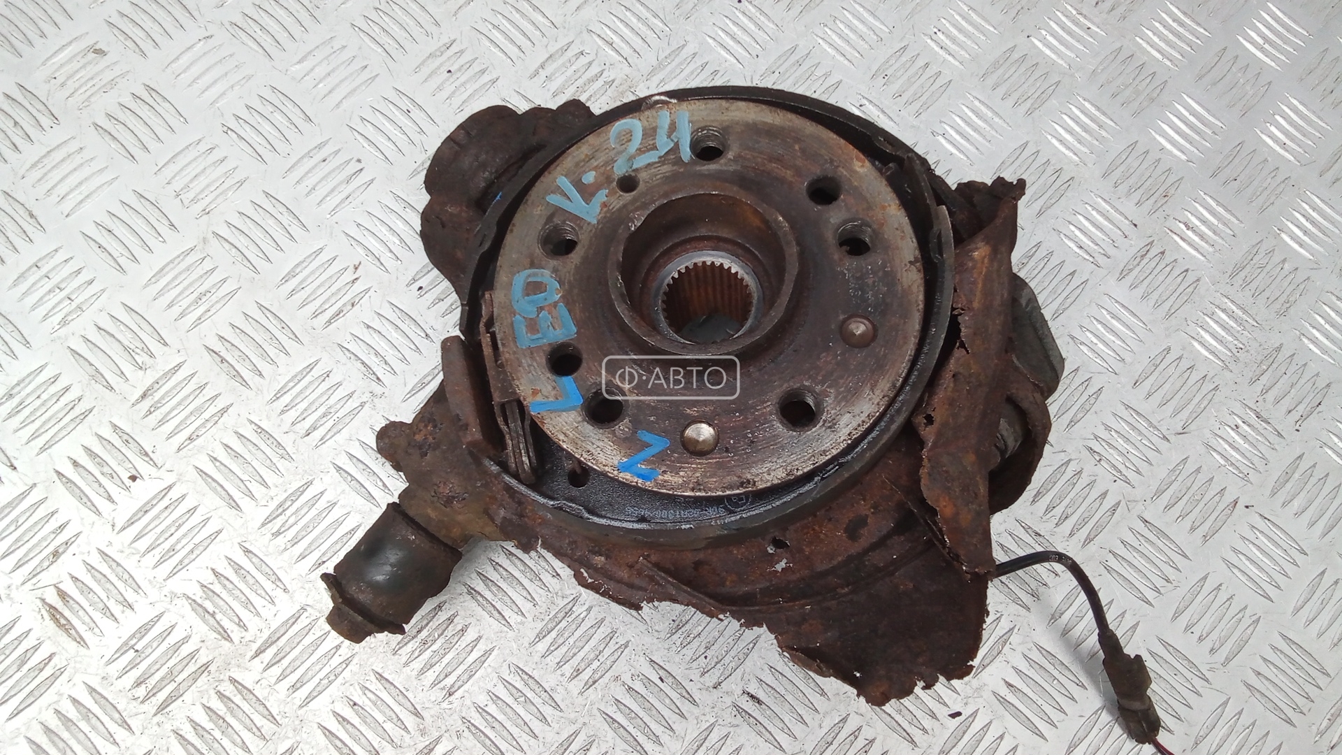 Ступица задняя левая