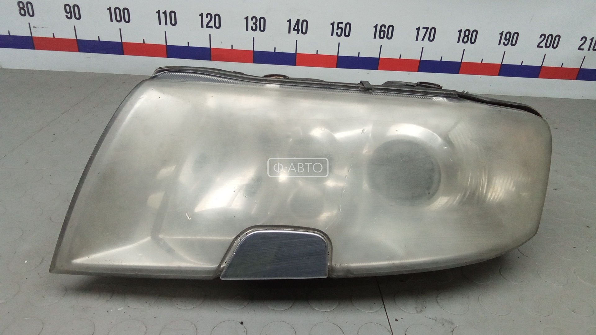 Фара левая