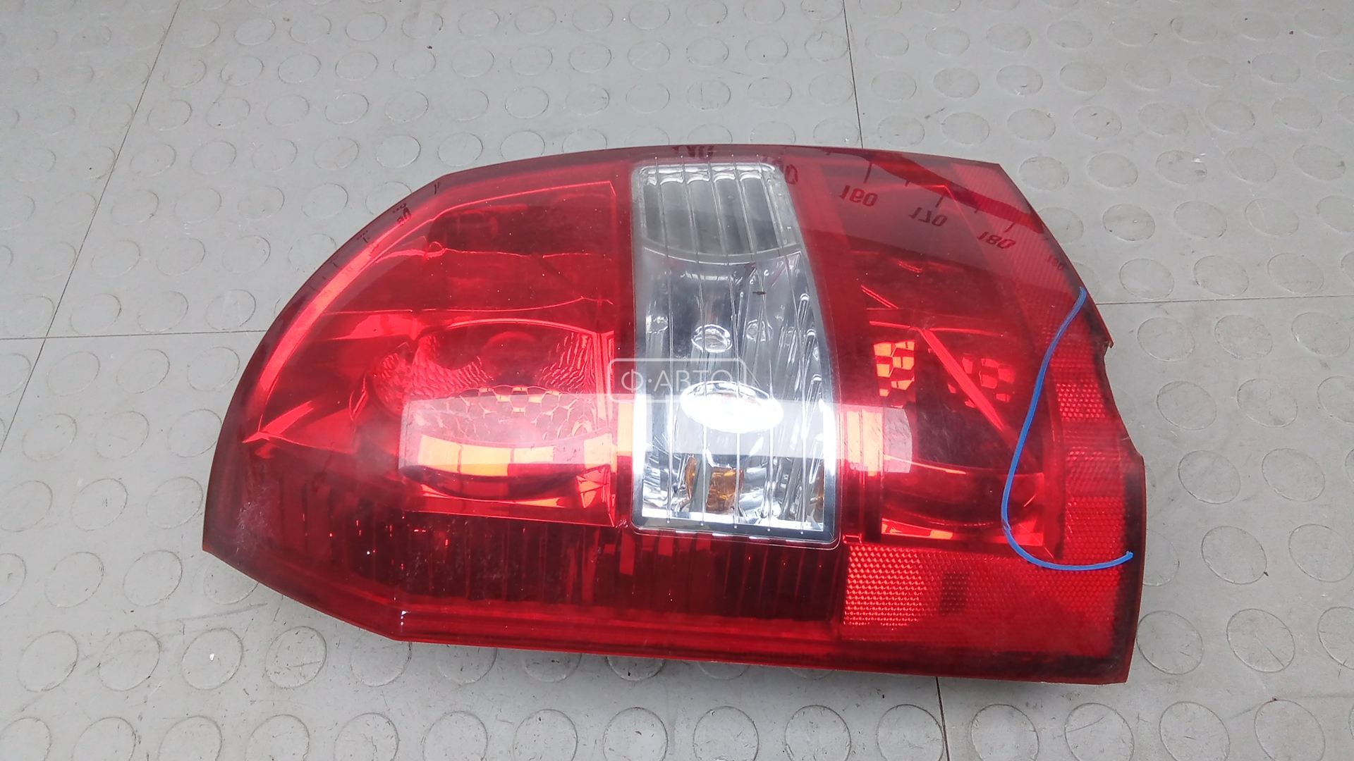 Фонарь задний левый