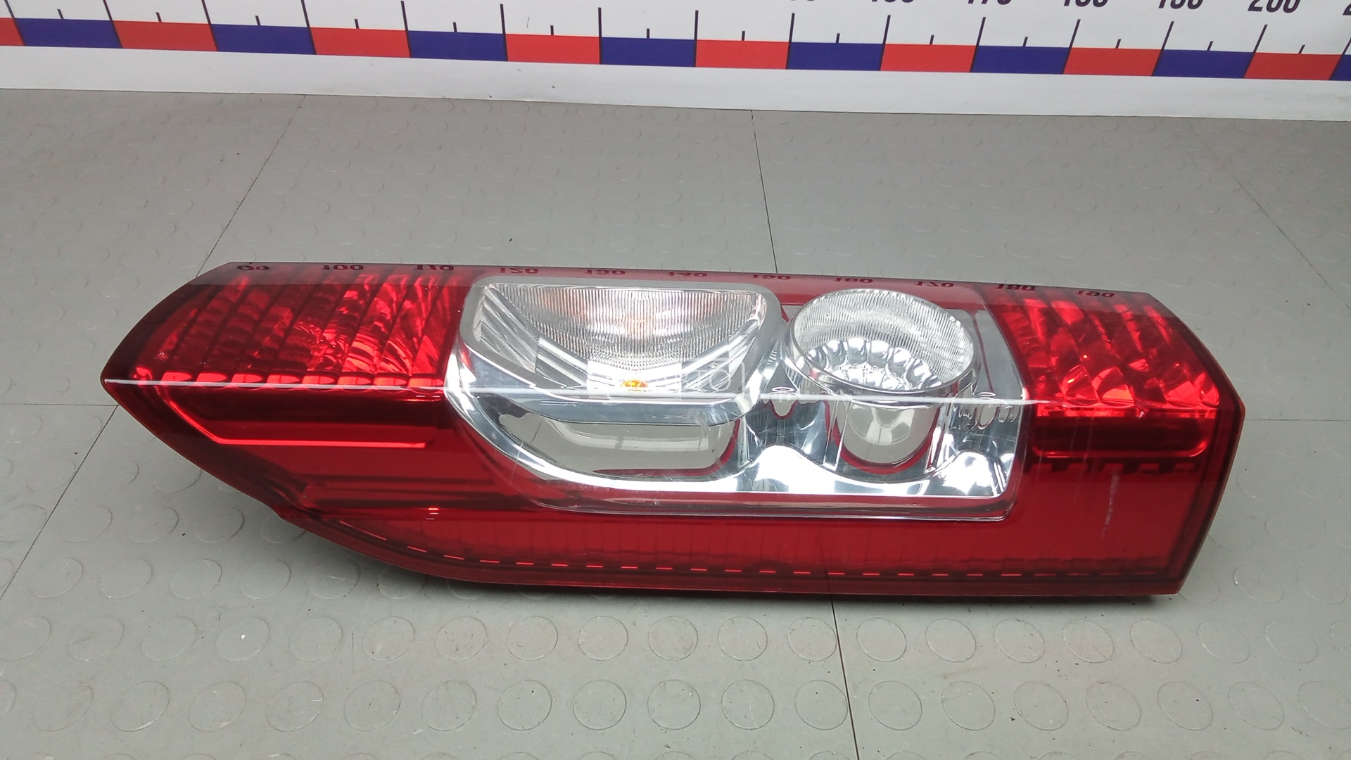 Фонарь задний левый