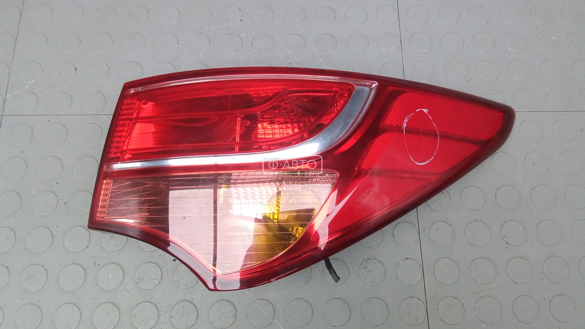 Фонарь задний правый