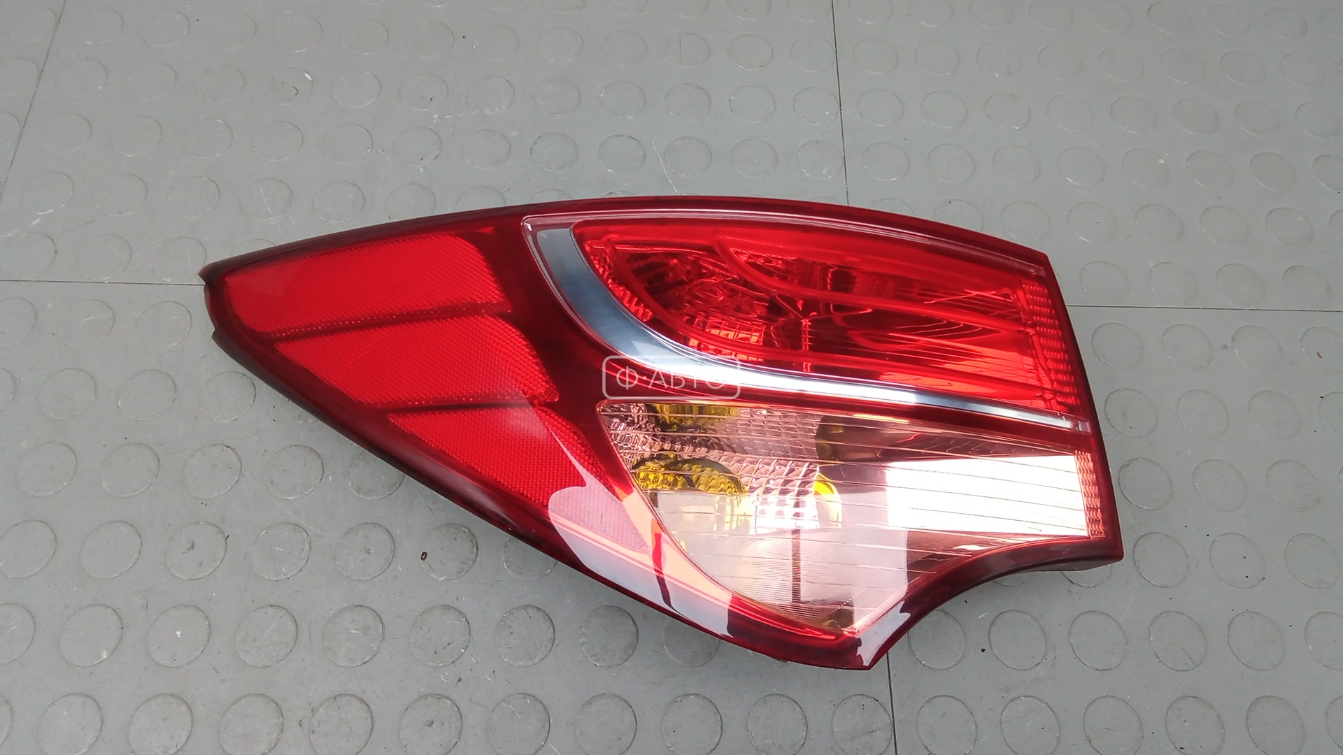 Фонарь задний левый