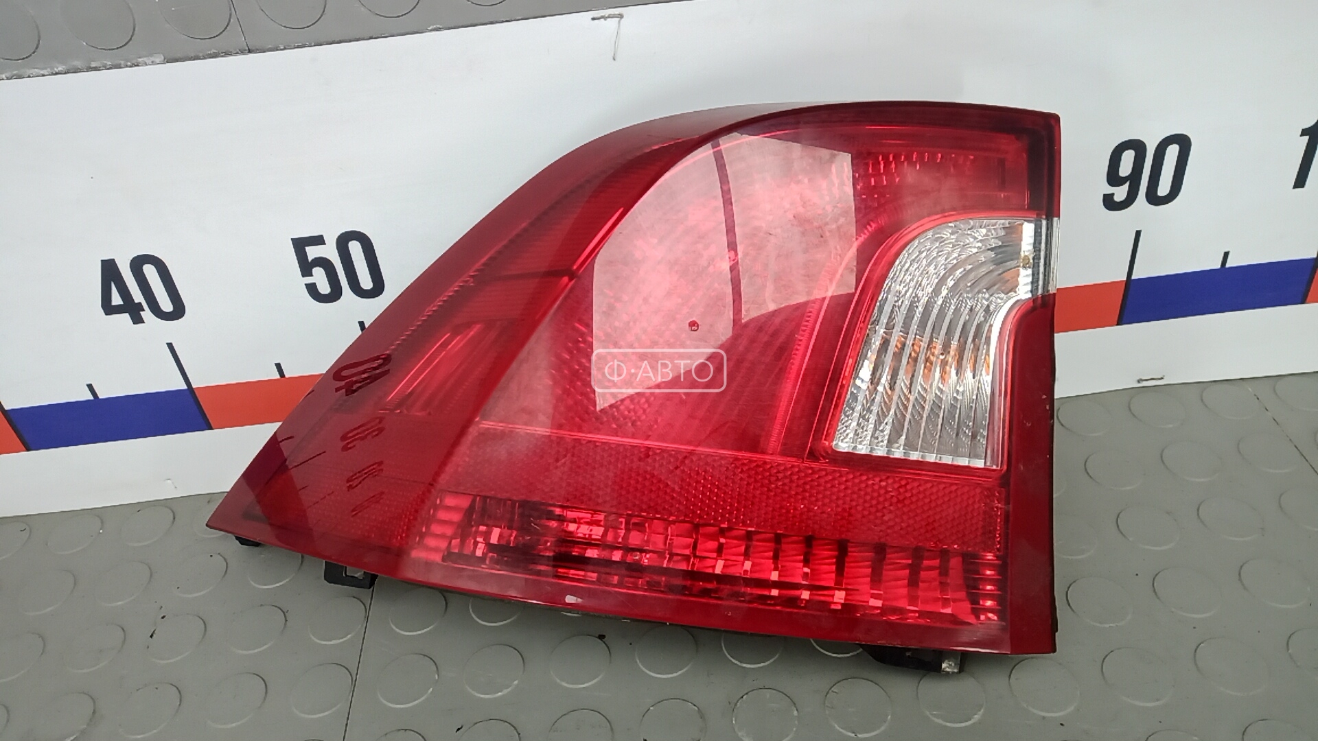 Фонарь задний левый