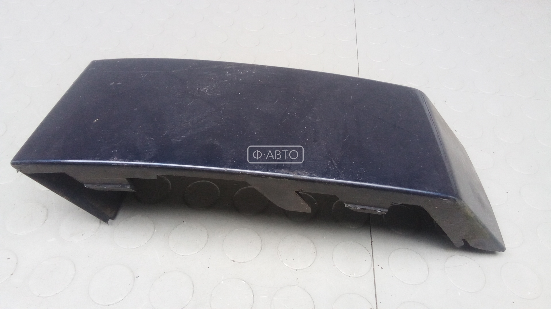 Ус под фонарь правый