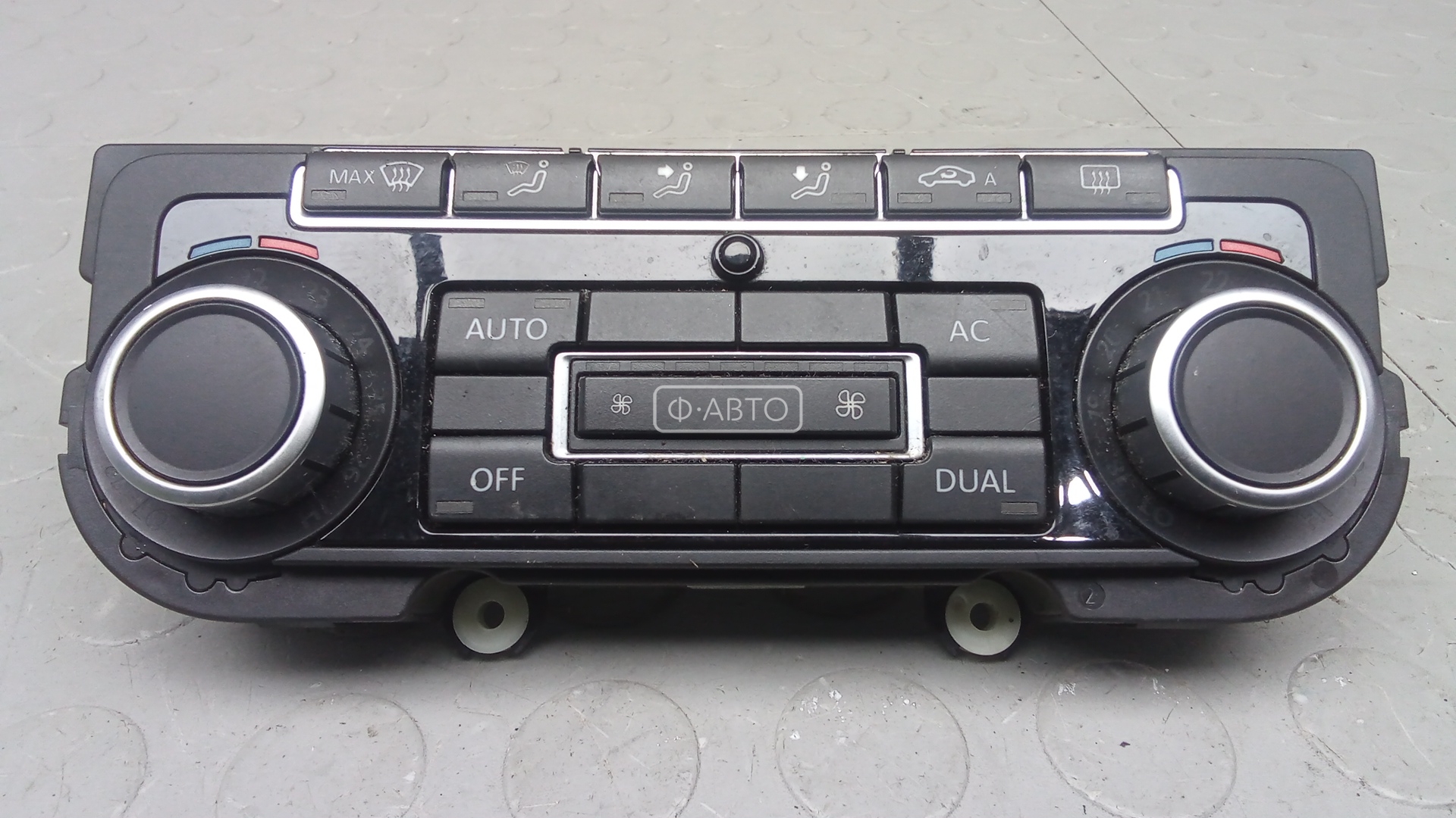 Блок управления печки и климат-контроля VOLKSWAGEN PASSAT CC