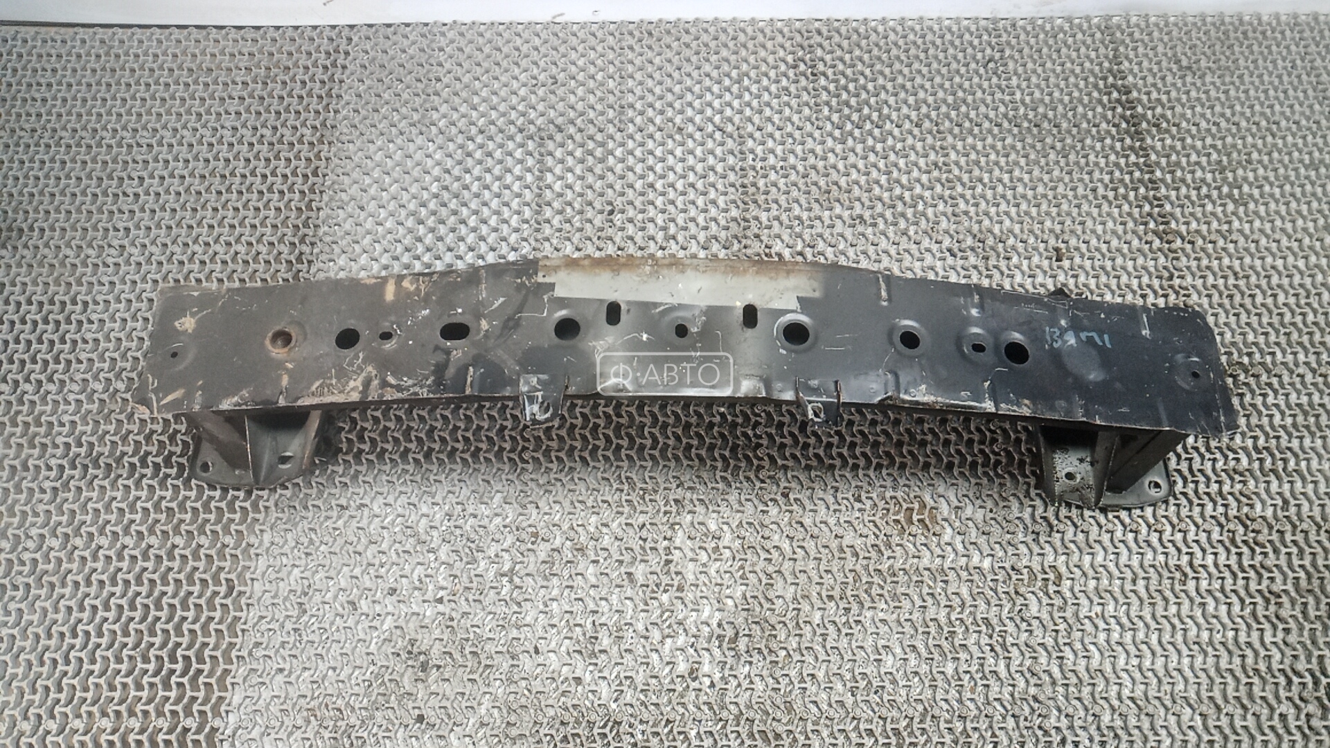 Усилитель бампера передний (кронштейн)