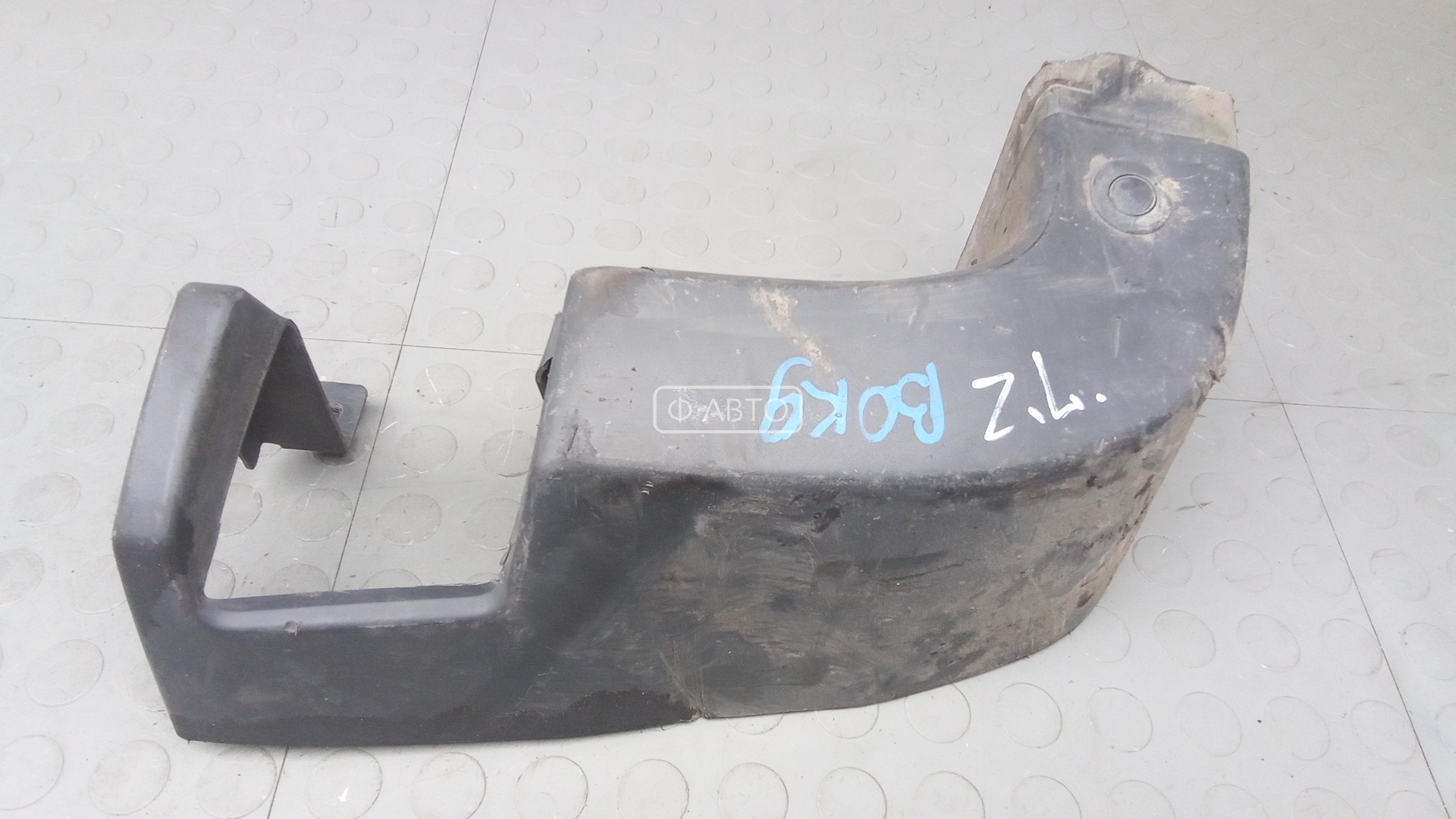 Клык бампера задний левый FORD TRANSIT 8