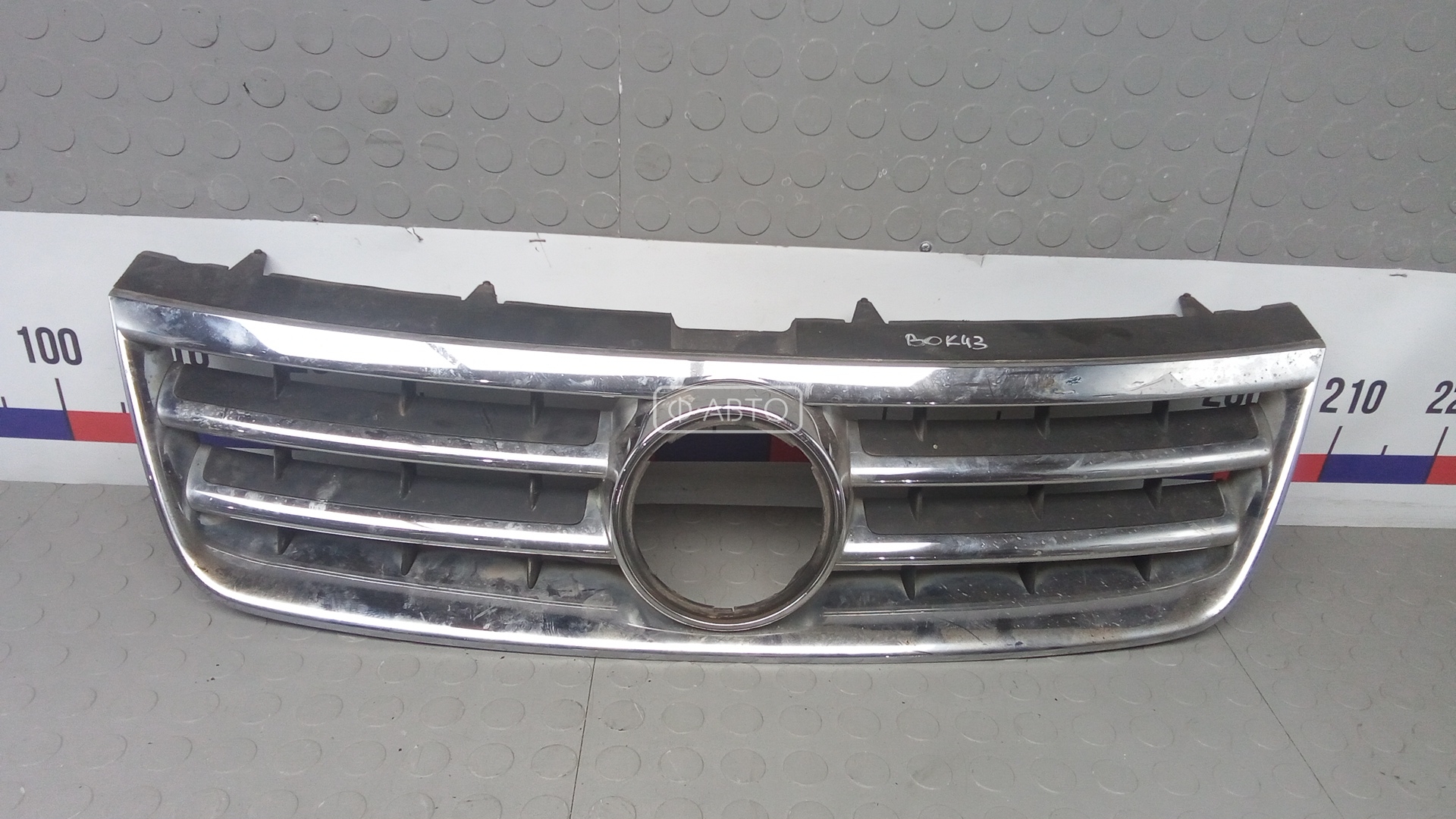 Решетка радиатора VOLKSWAGEN TOUAREG