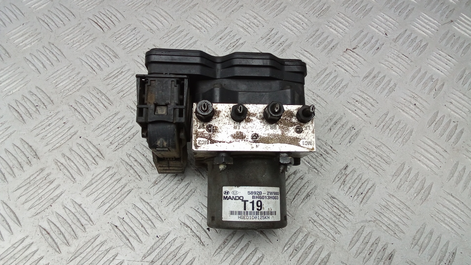Блок ABS HYUNDAI SANTA FE