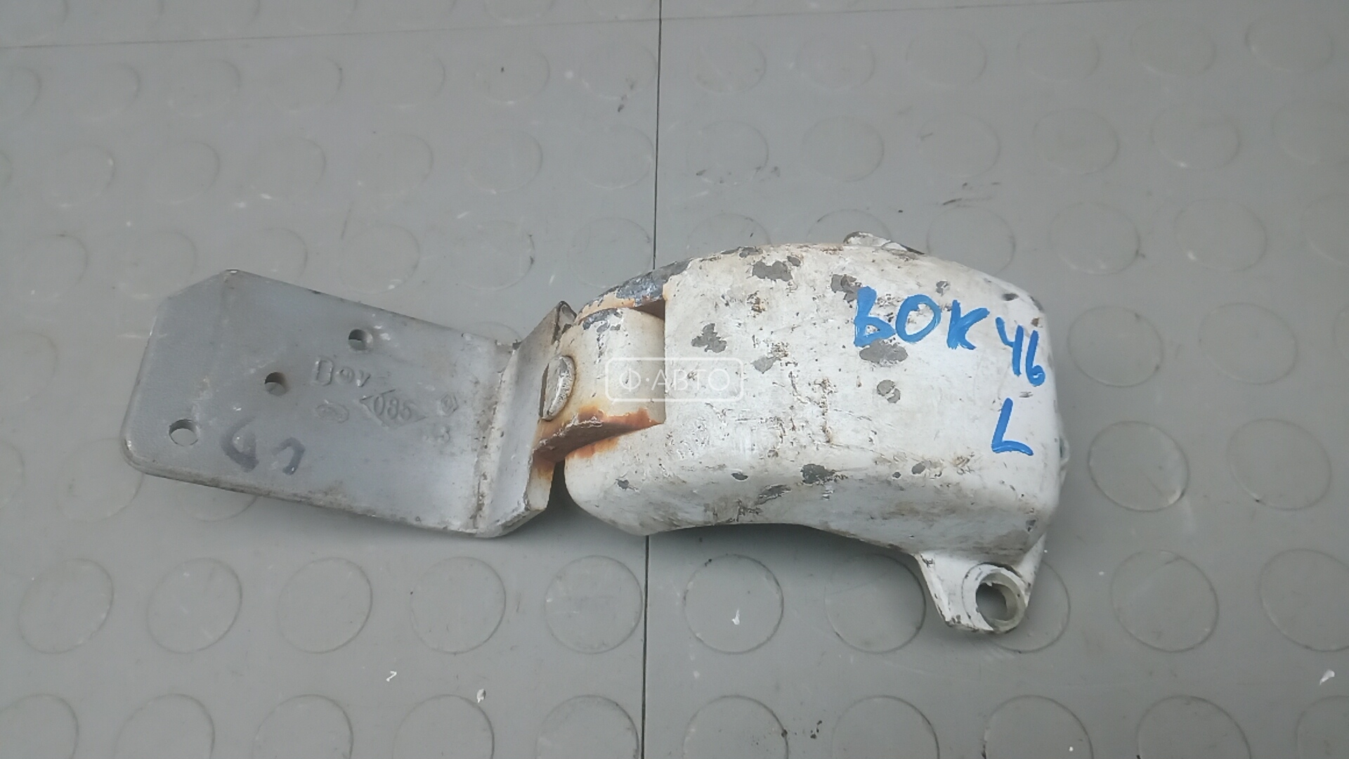 Петля двери распашной левой