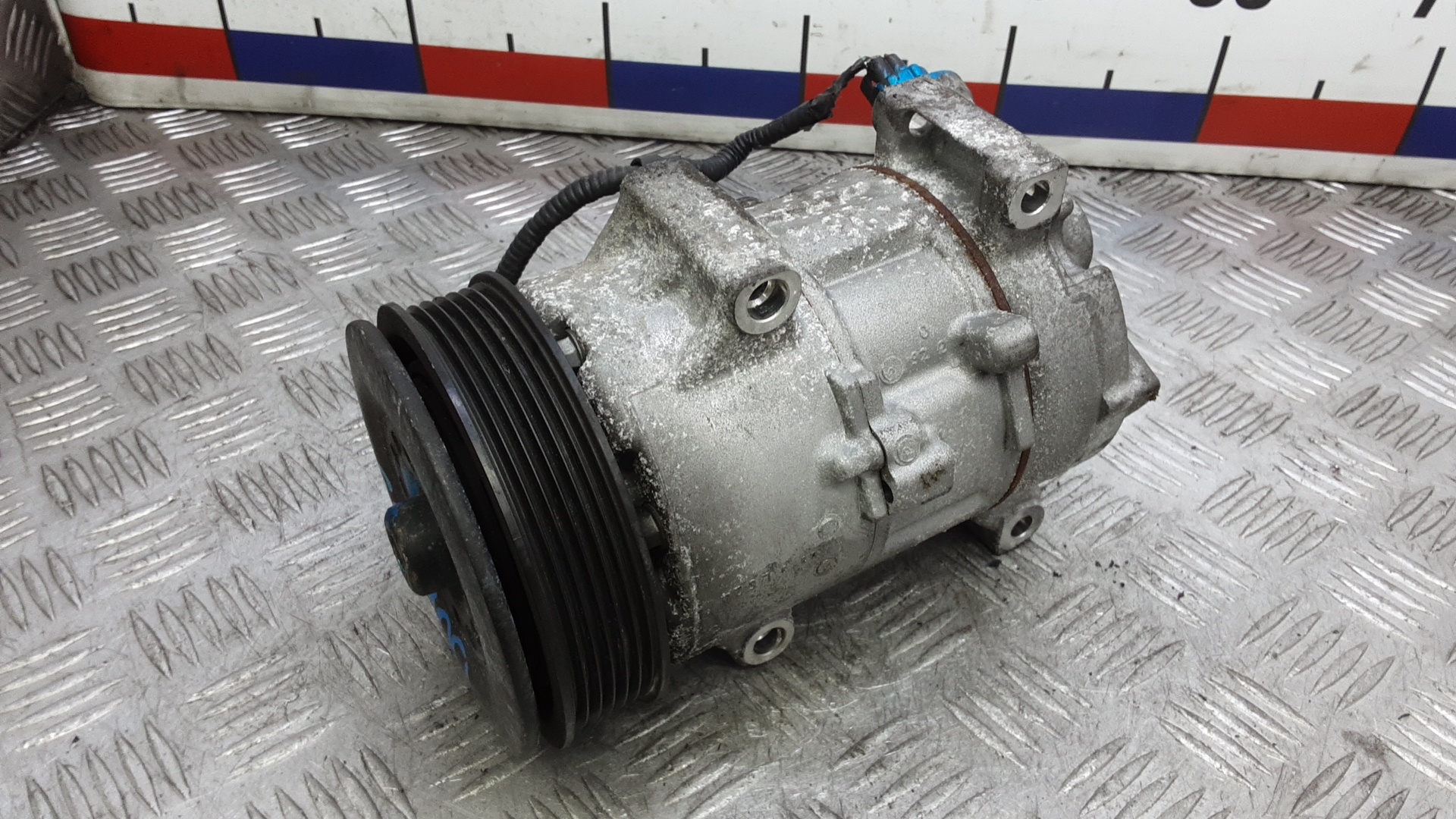 Компрессор кондиционера бензиновый TOYOTA VERSO AR2