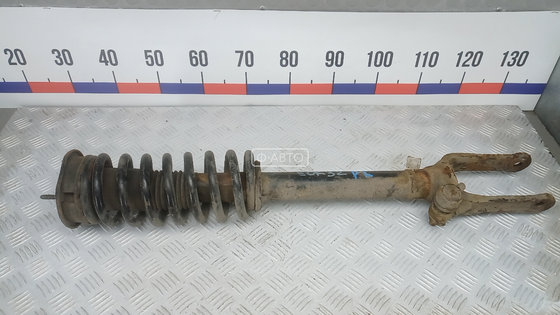 Стойка передняя левая