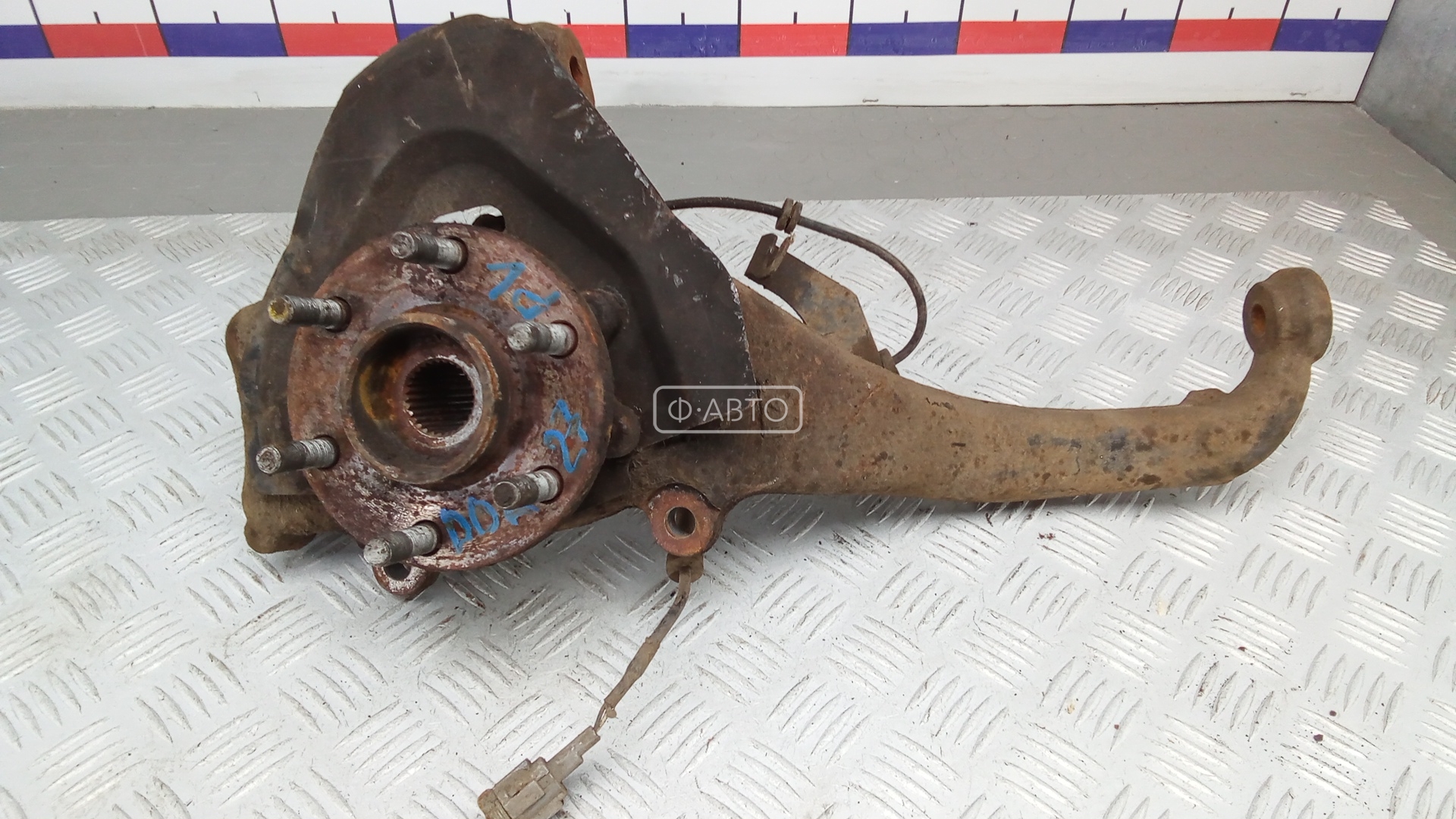 Ступица передняя левая