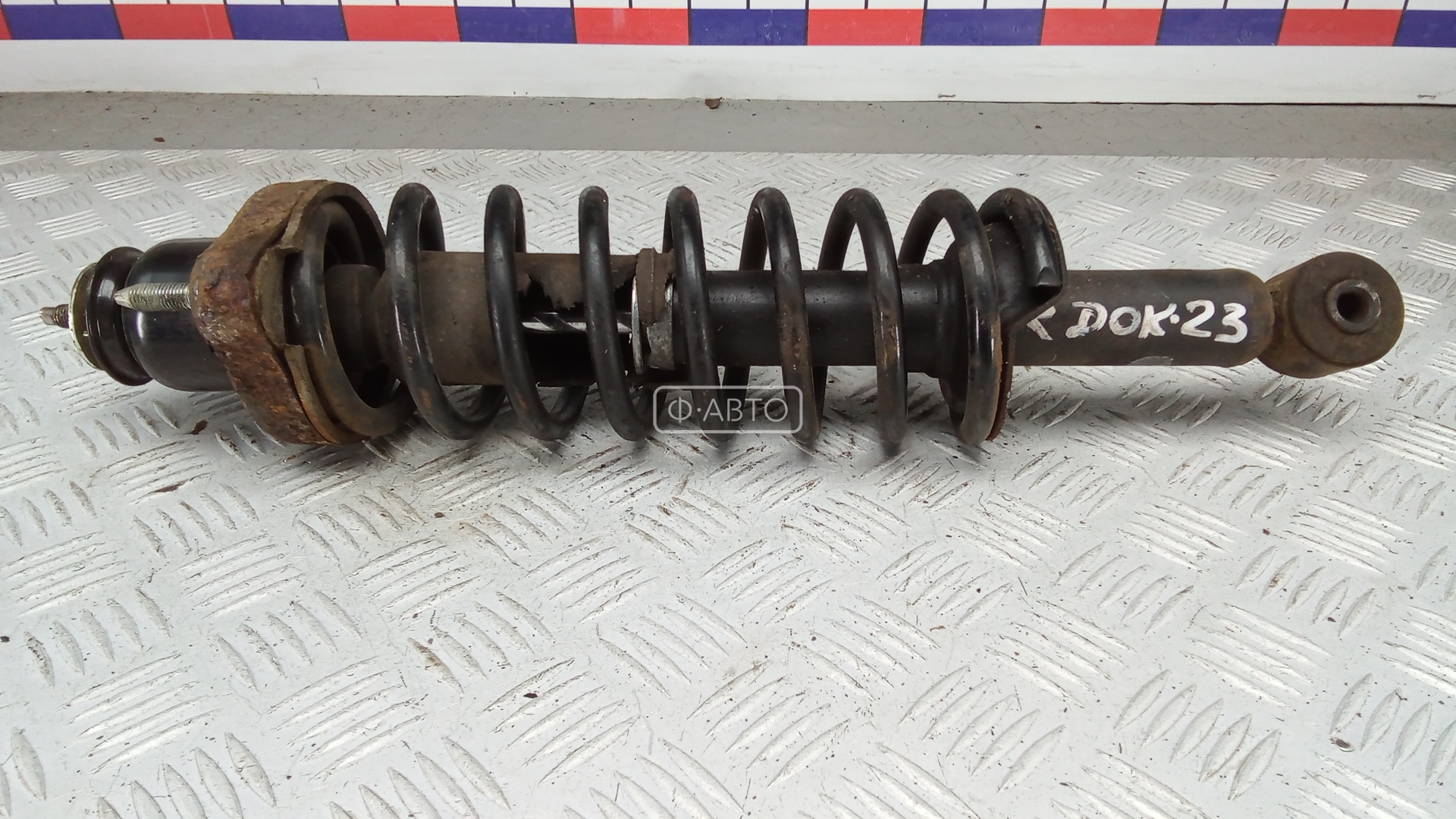 Стойка задняя правая