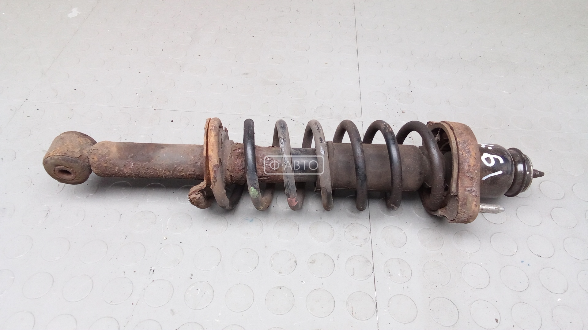 Стойка задняя правая