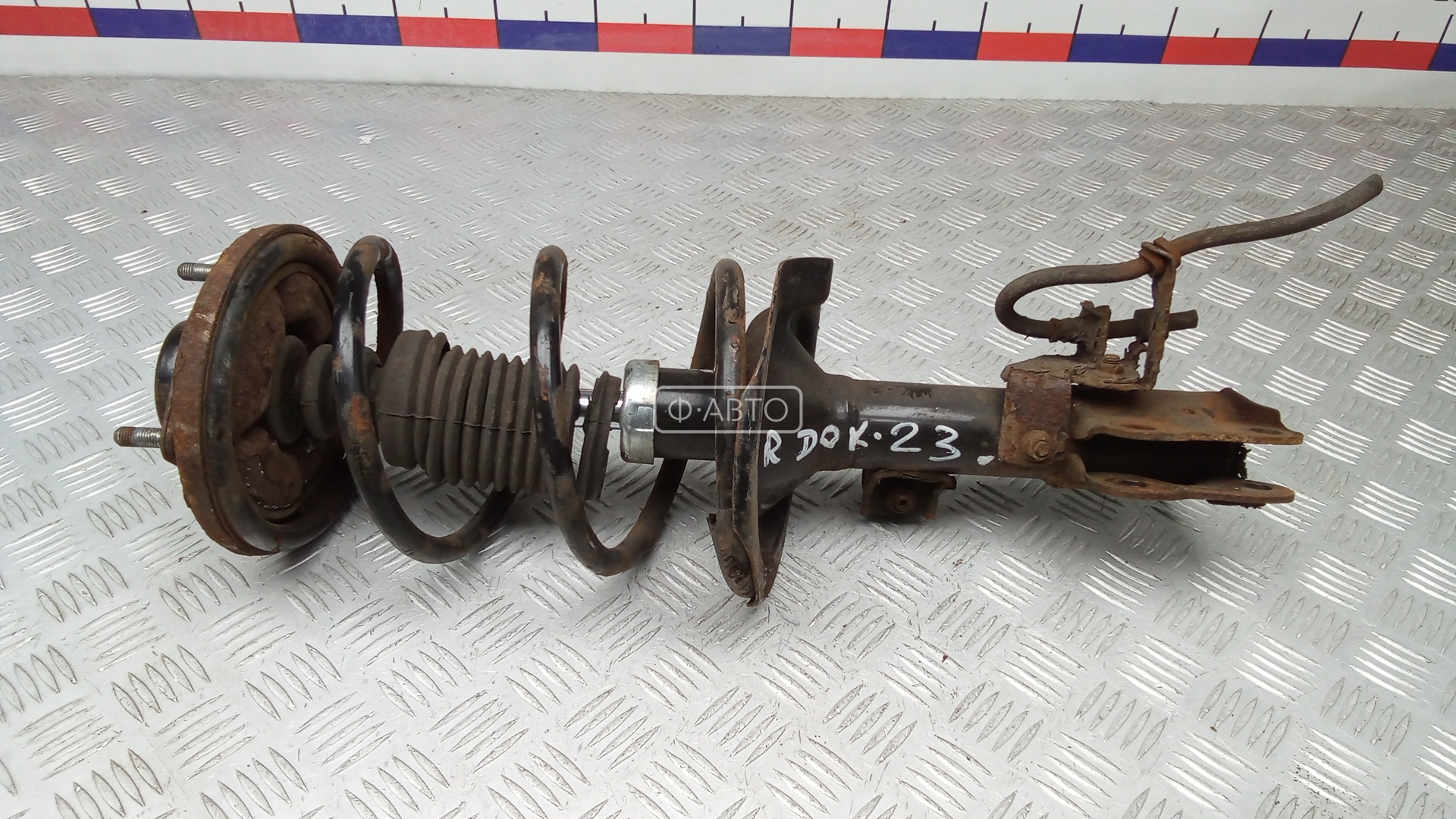 Стойка передняя правая