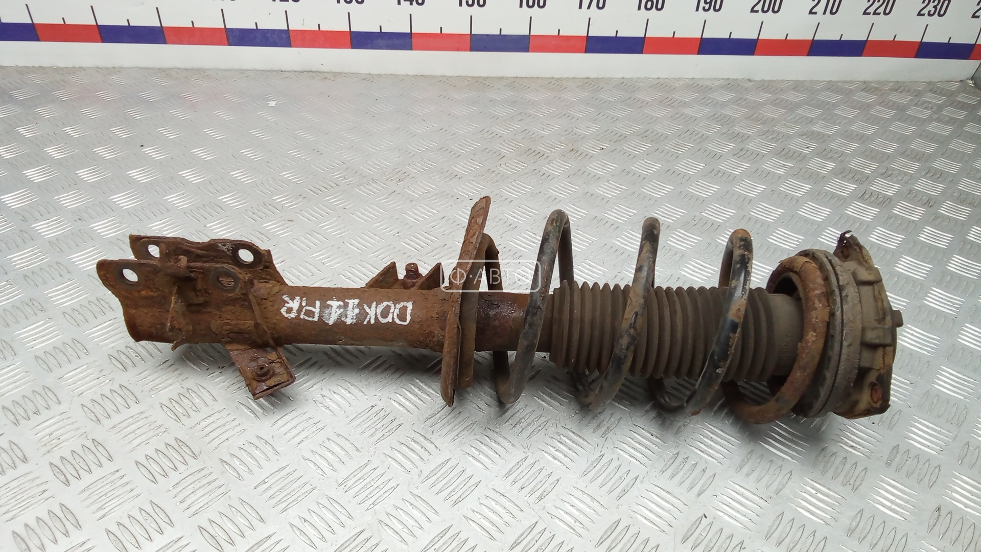 Стойка передняя правая