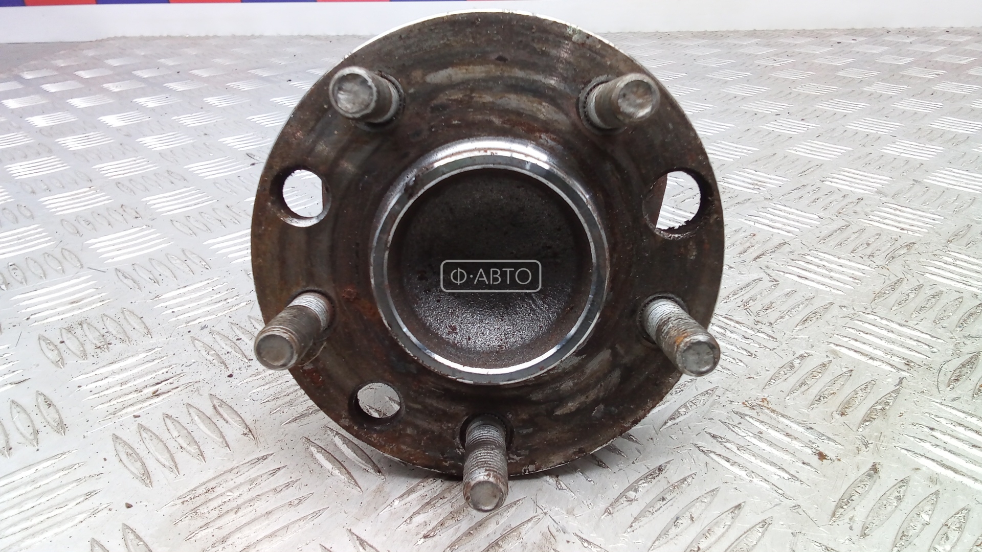 Ступица задняя левая