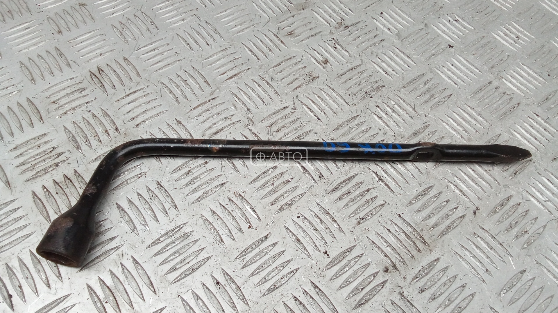 Ключ колесный