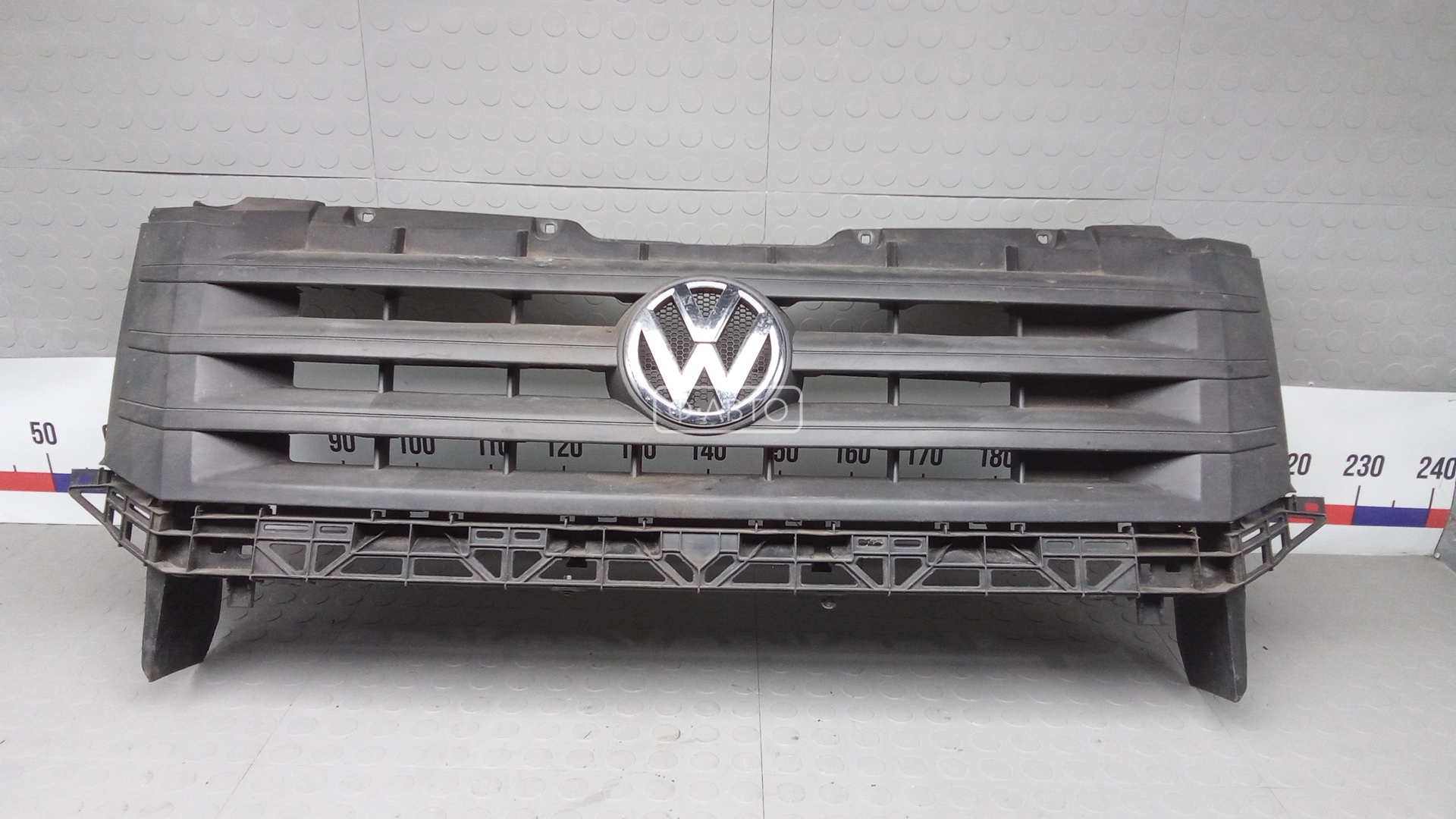 Решетка радиатора VOLKSWAGEN CRAFTER