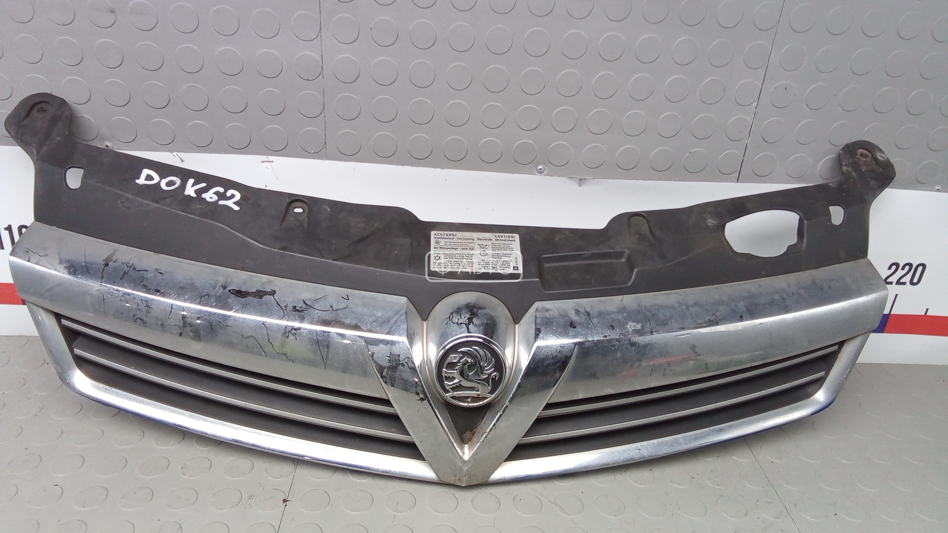 Решетка радиатора OPEL ASTRA