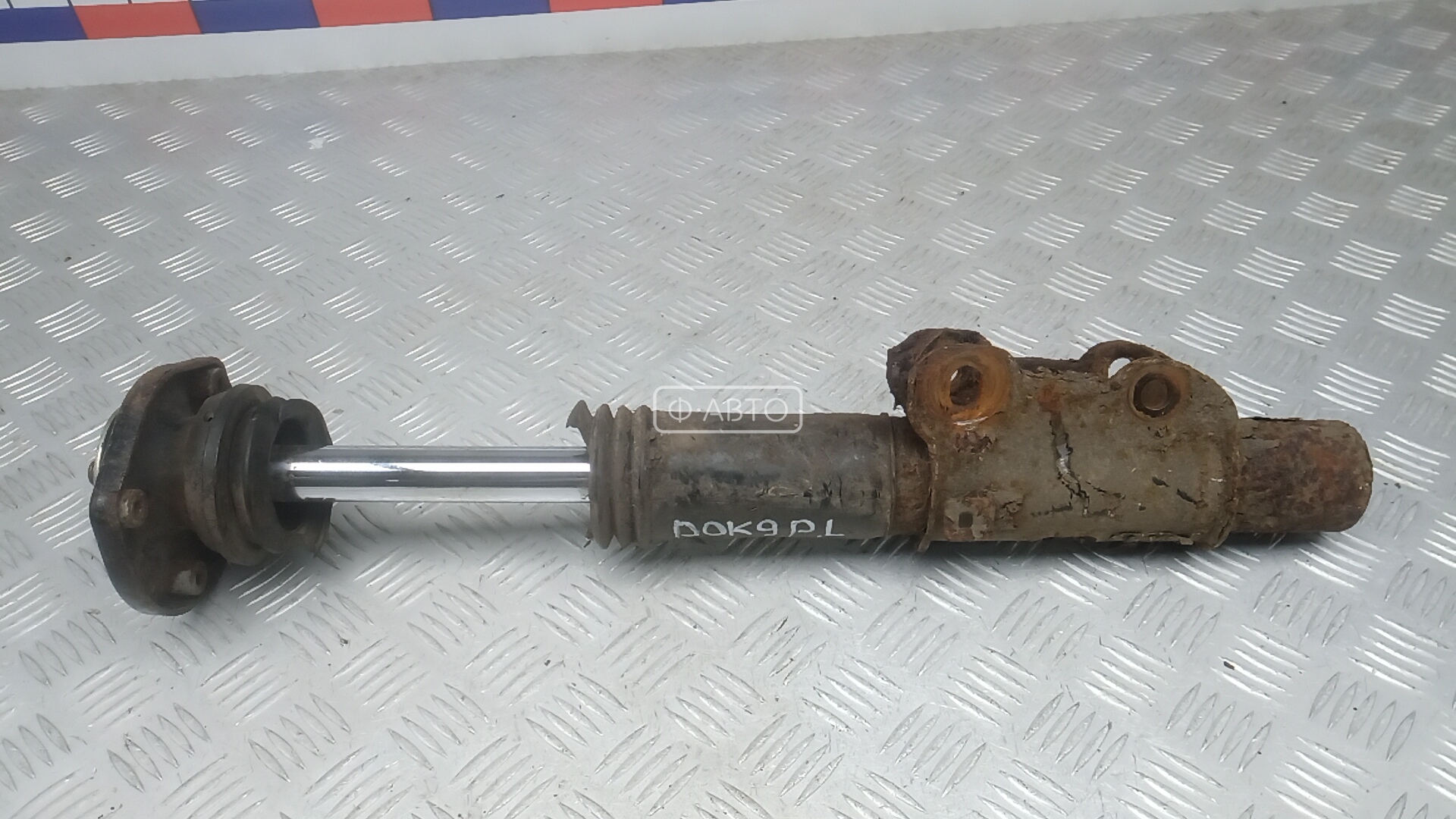 Стойка передняя левая