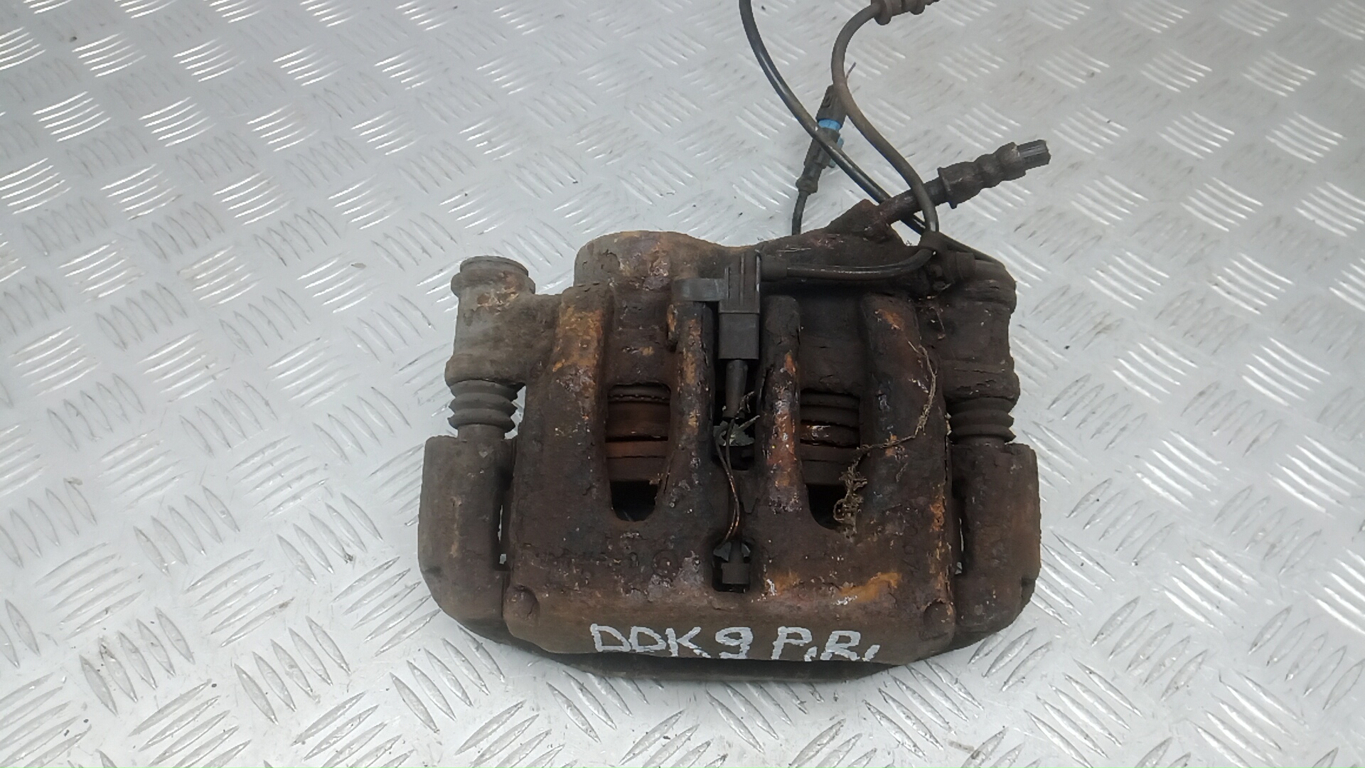 Суппорт тормозной передний правый VOLKSWAGEN CRAFTER 1