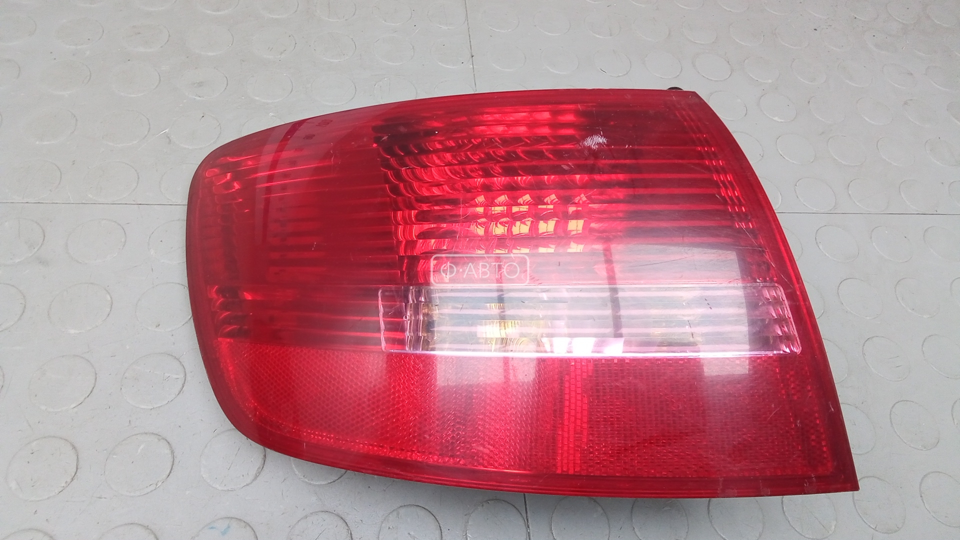 Фонарь задний левый