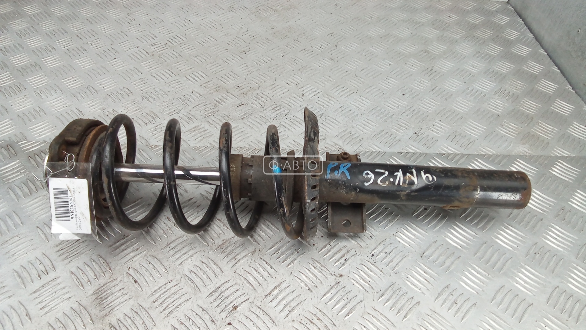 Стойка передняя правая