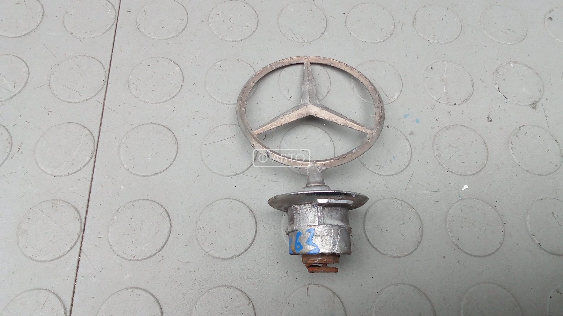 Значок на капот MERCEDES BENZ C-CLASS