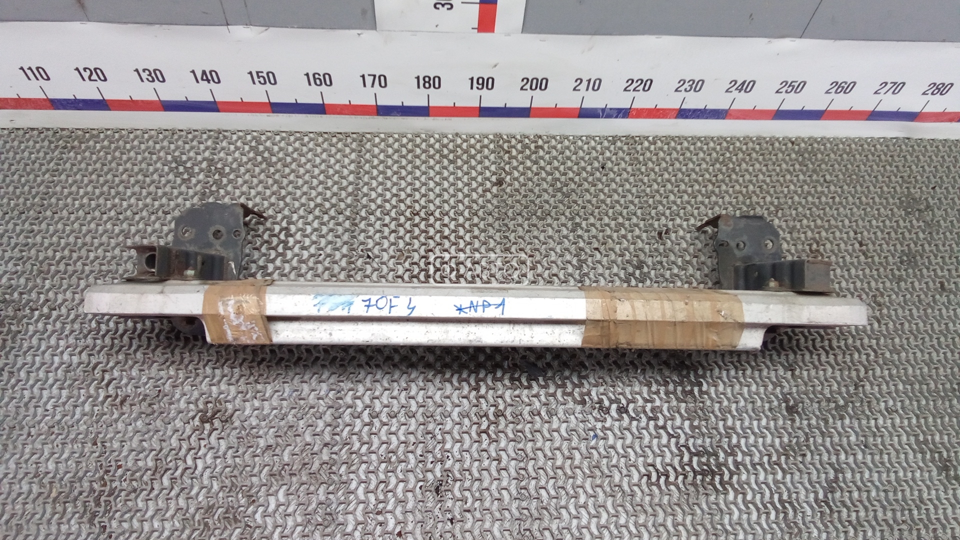 Усилитель бампера передний (кронштейн)