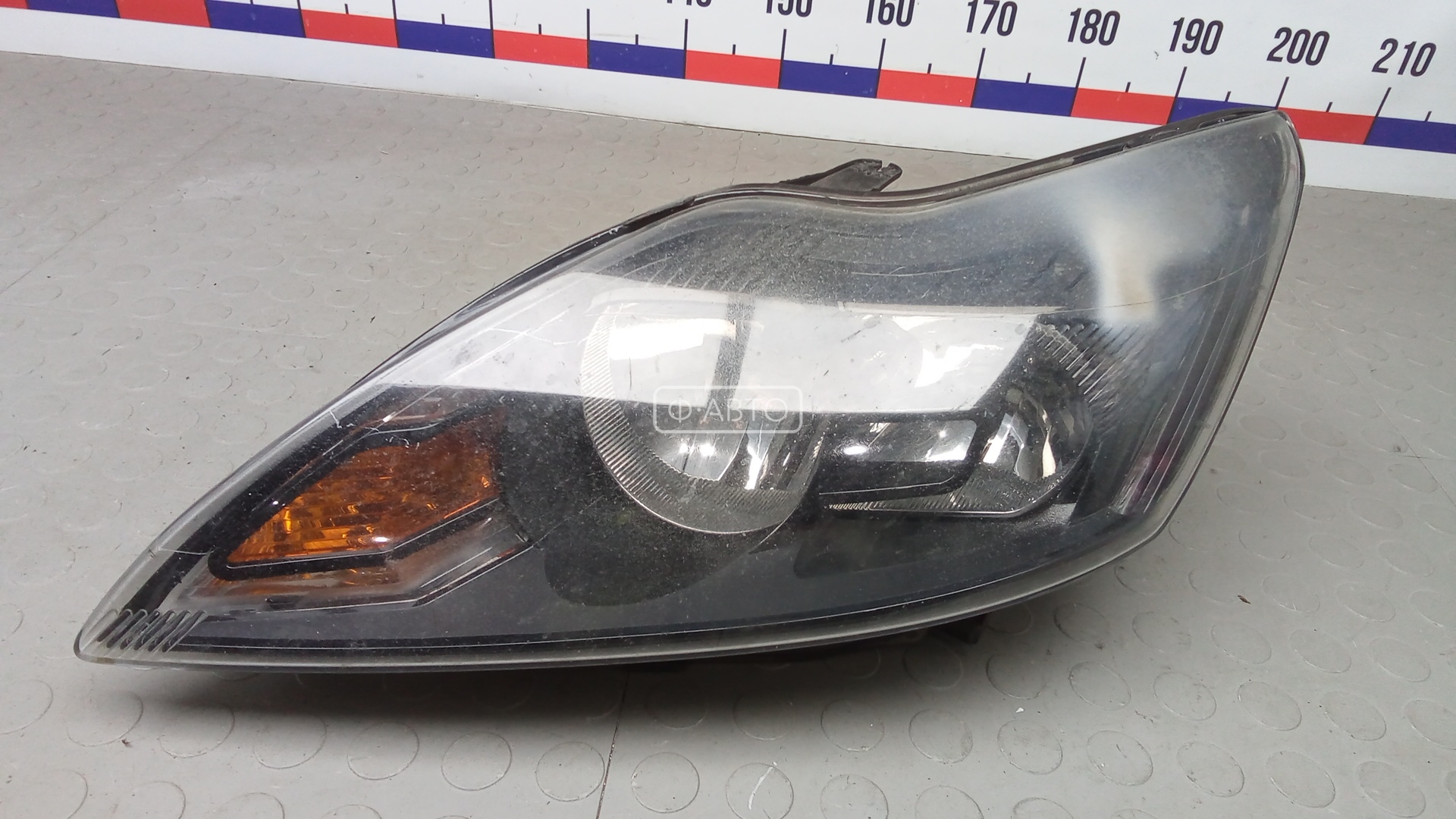 Фара левая