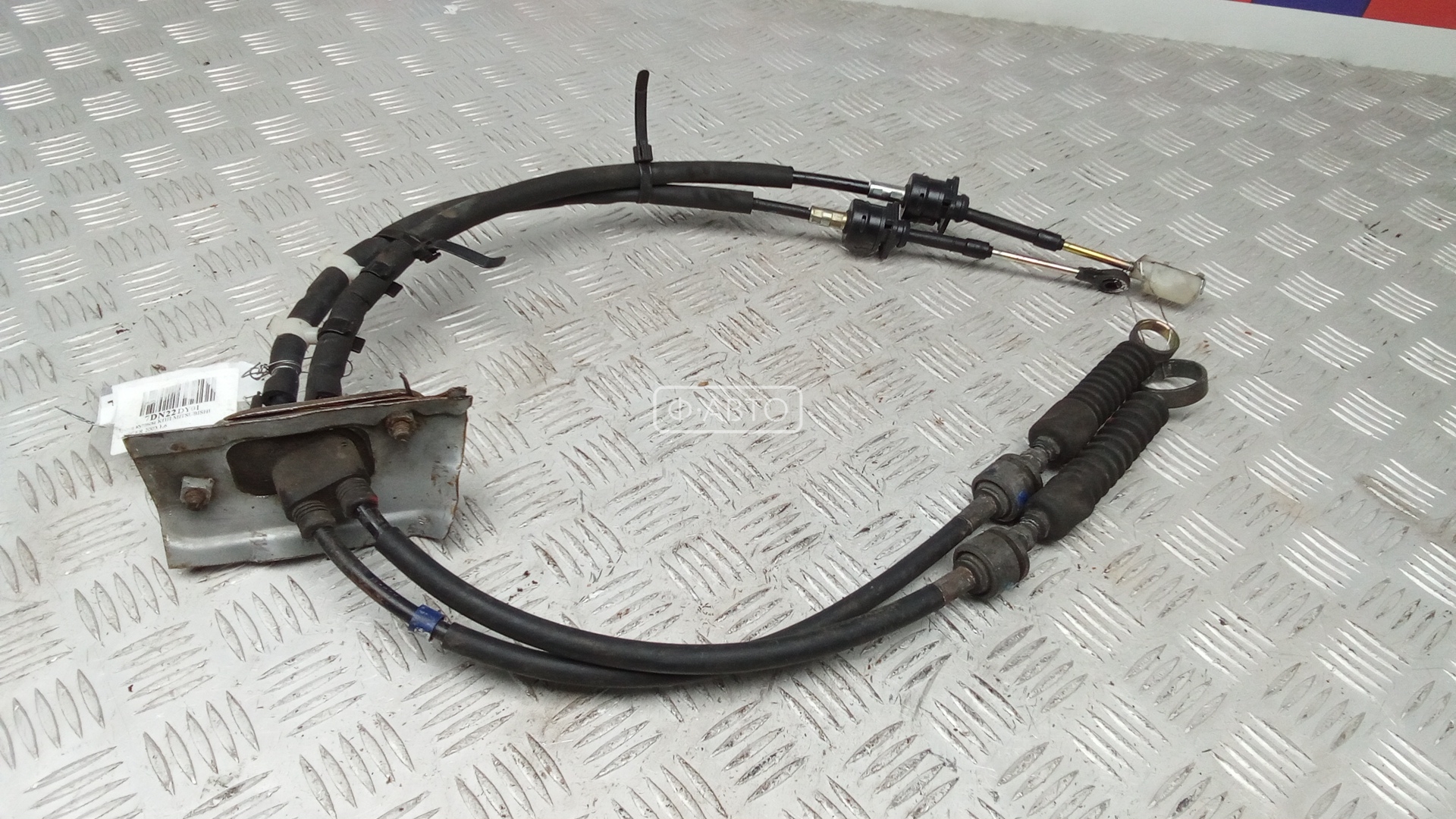 Троса кулисы КПП MITSUBISHI LANCER