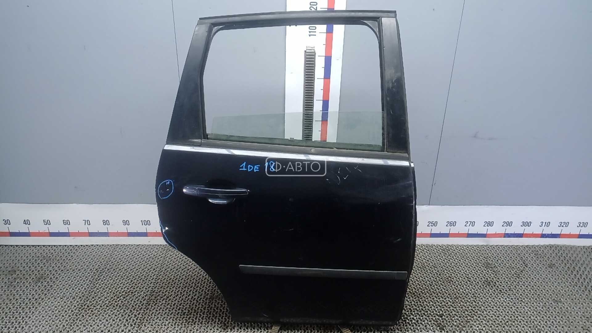 Дверь задняя правая