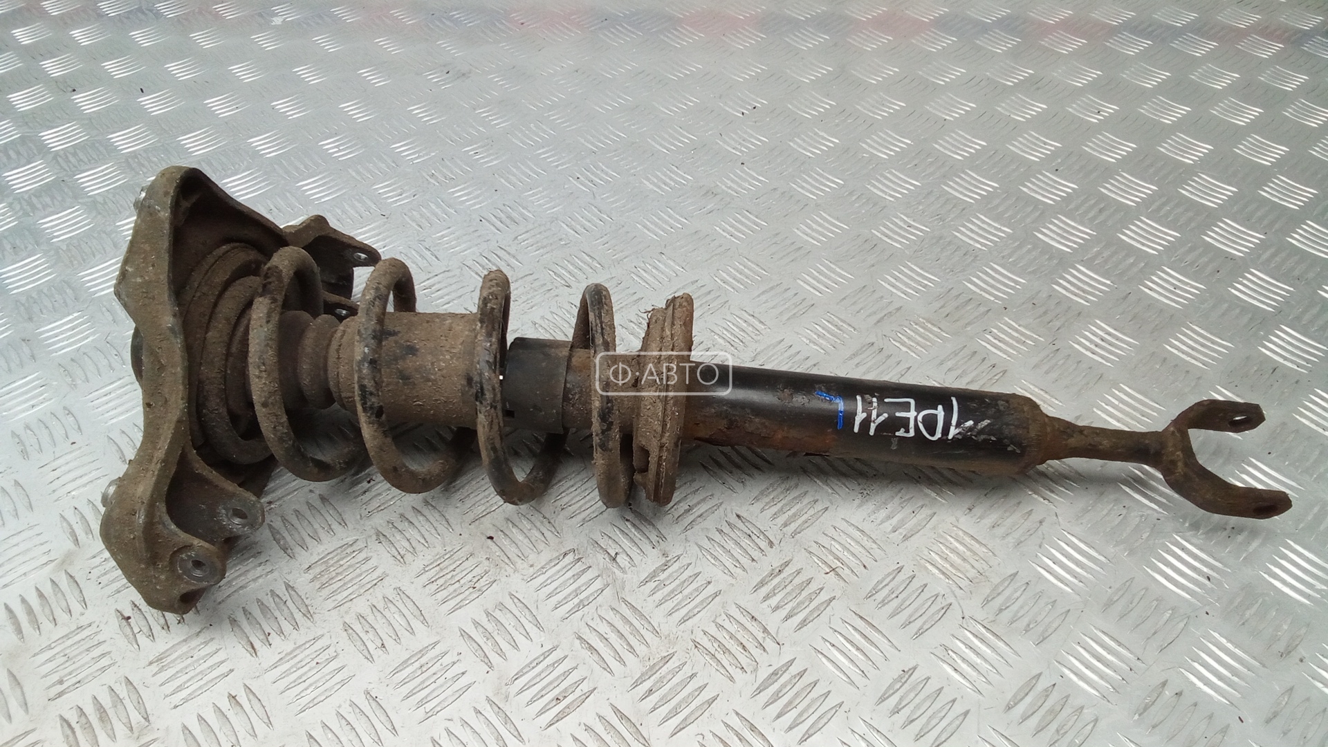 Стойка передняя левая