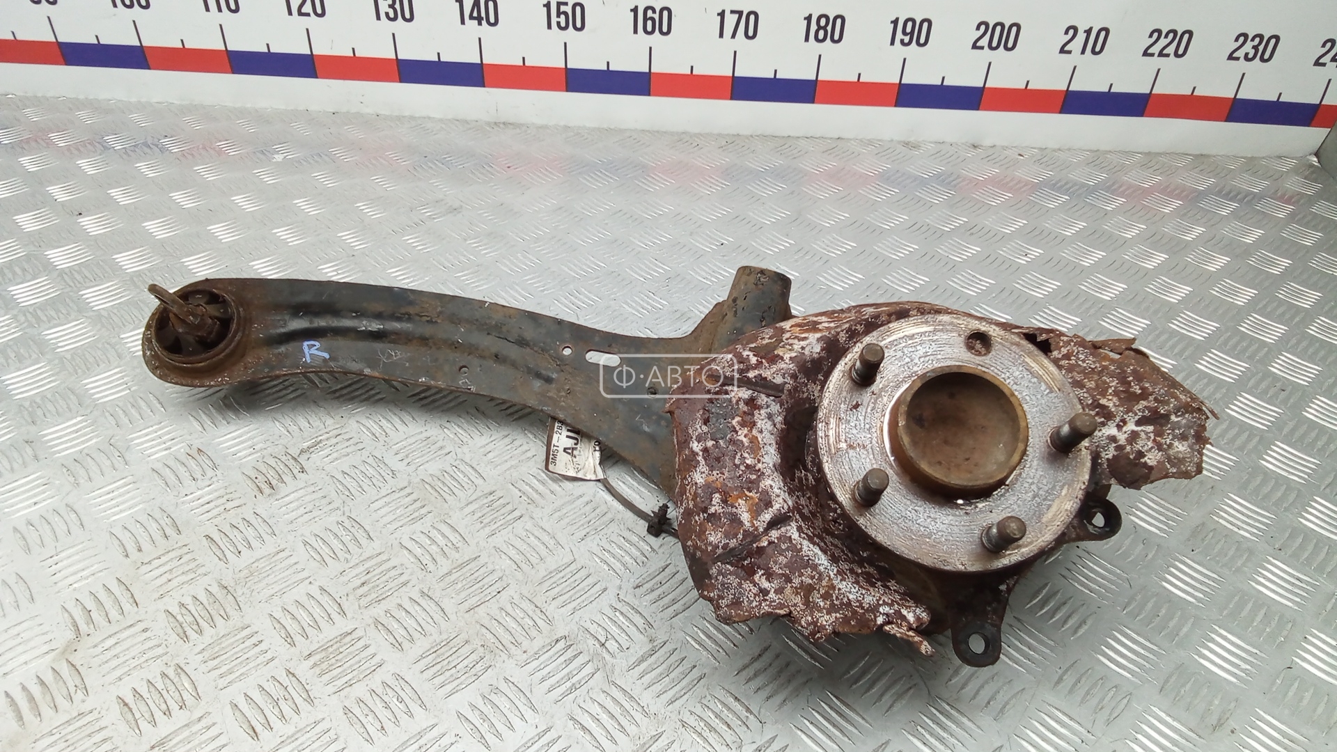 Ступица задняя правая FORD C-MAX