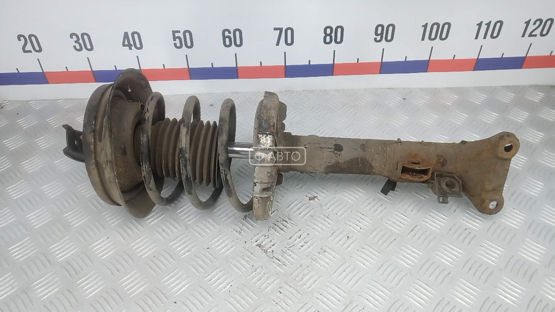 Стойка передняя левая