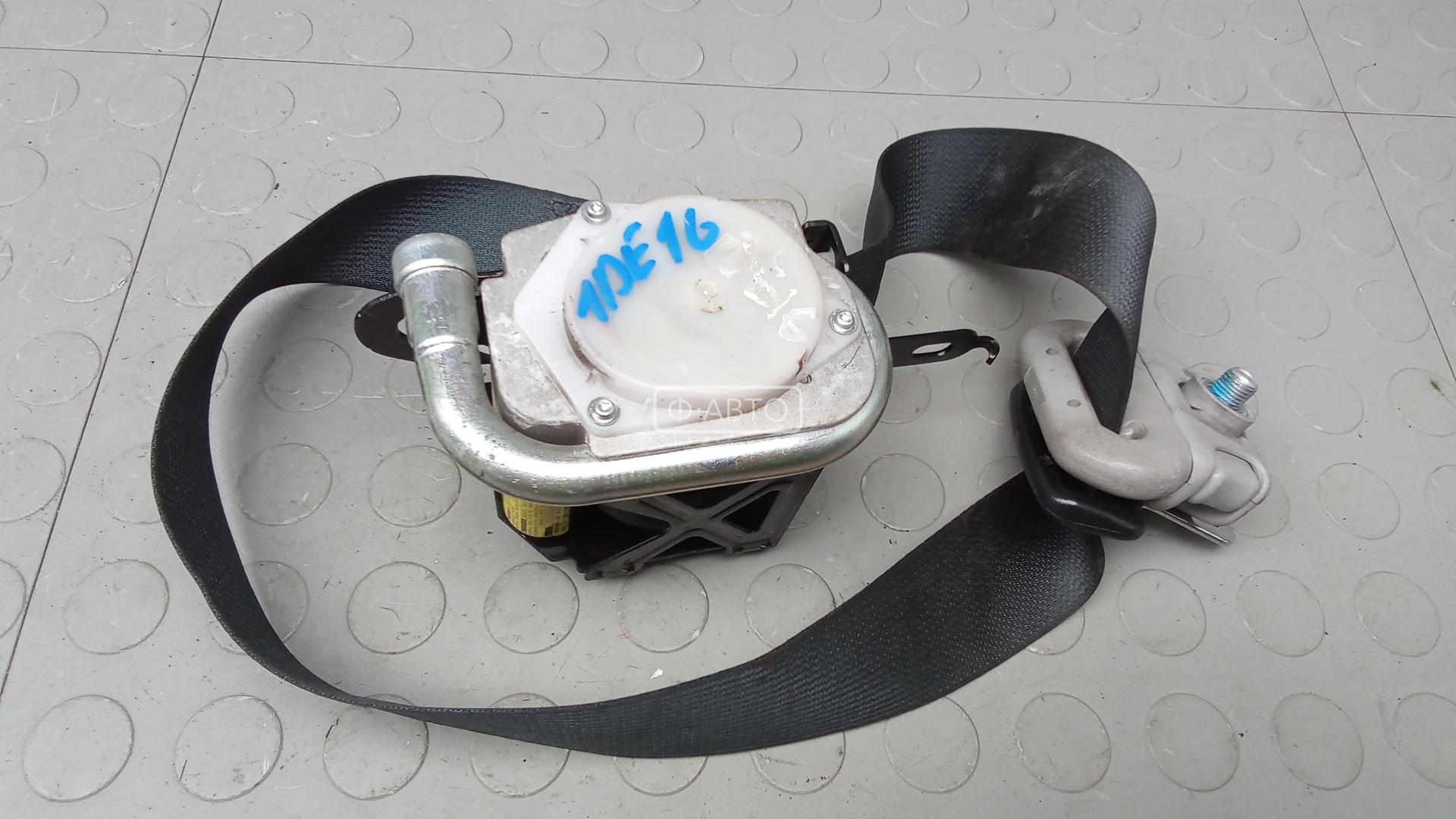 Ремень безопасности с пиропатроном сиденья переднего