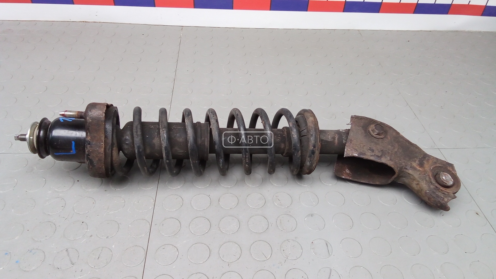 Стойка задняя левая