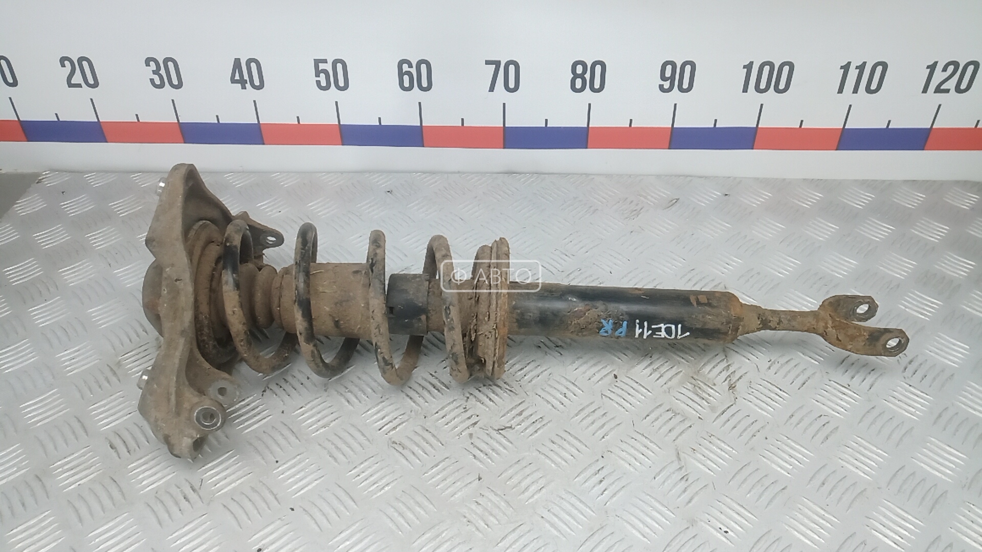 Стойка передняя правая