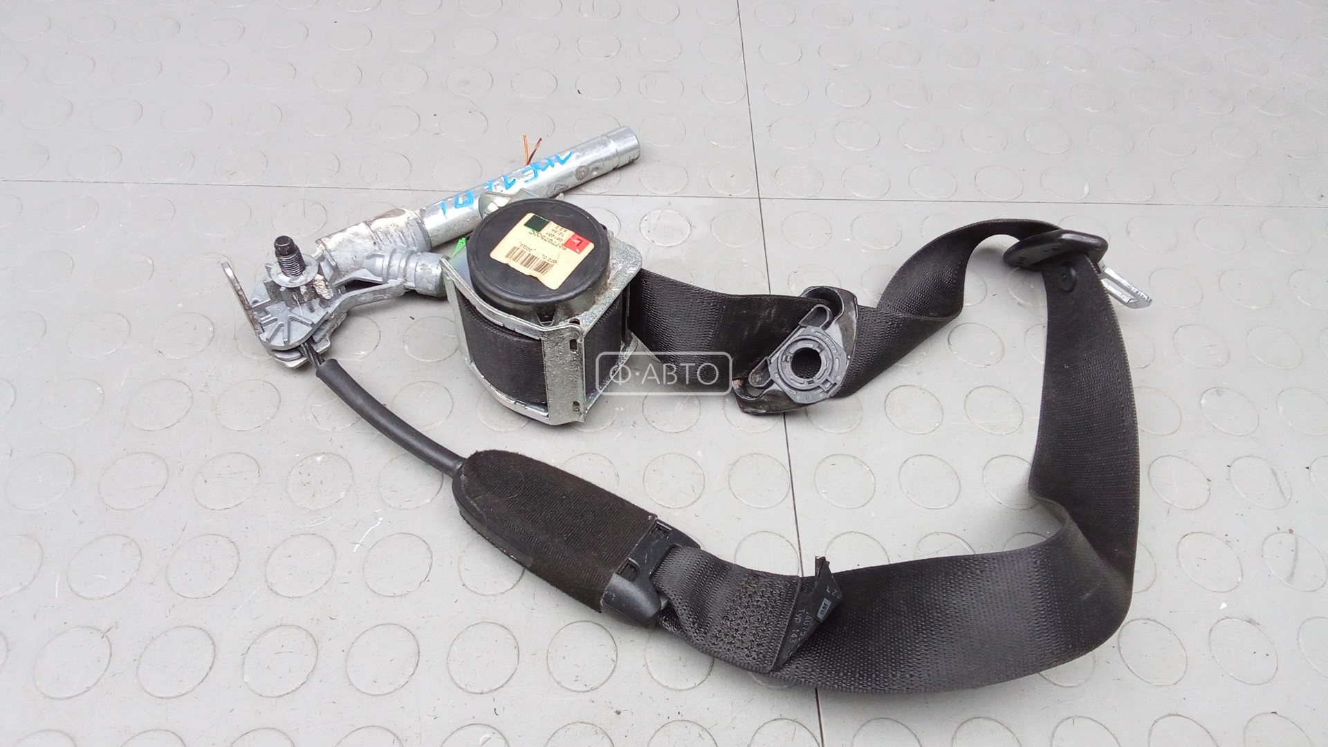 Ремень безопасности с пиропатроном сиденья переднего