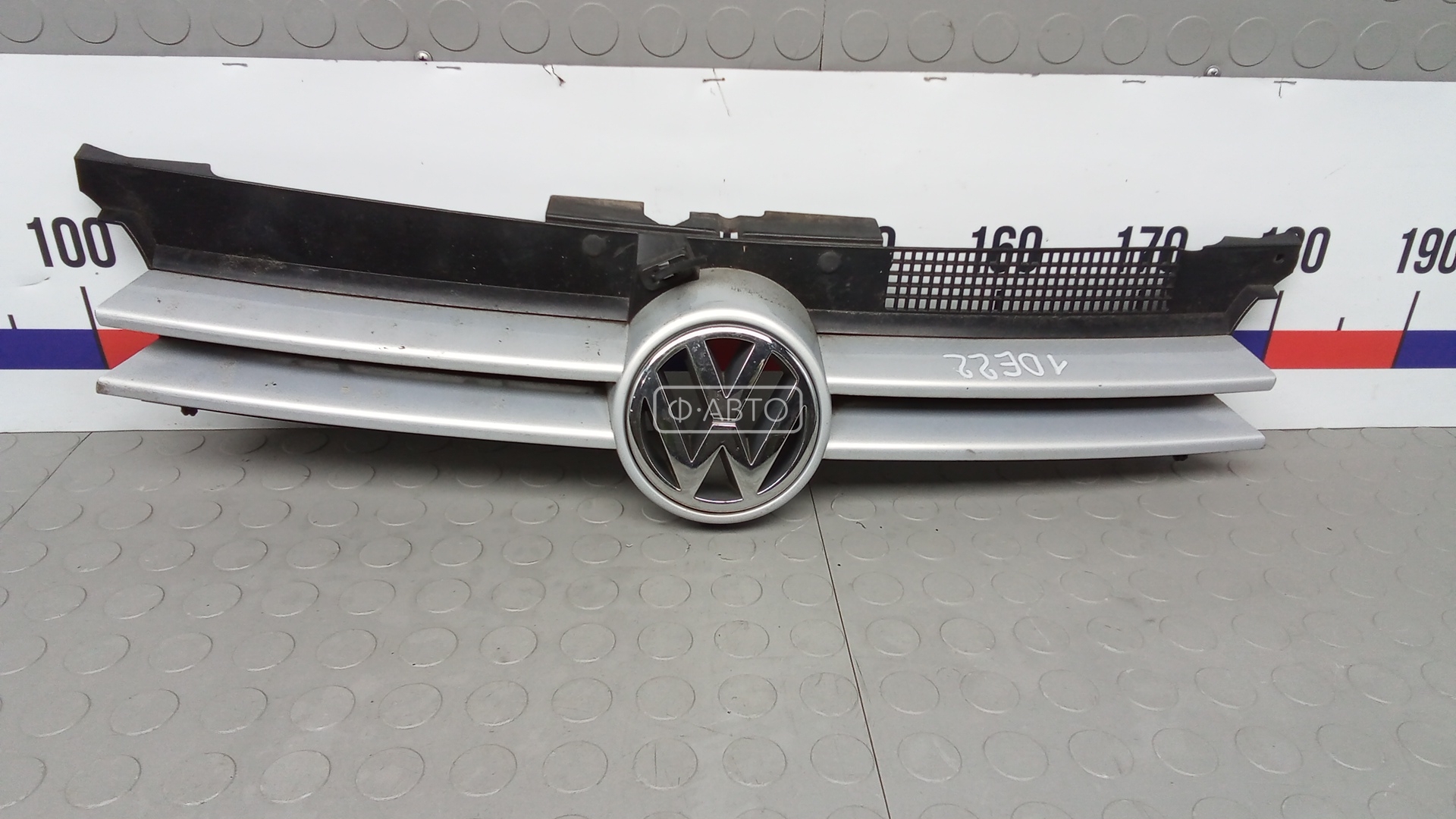 Решетка радиатора VOLKSWAGEN GOLF