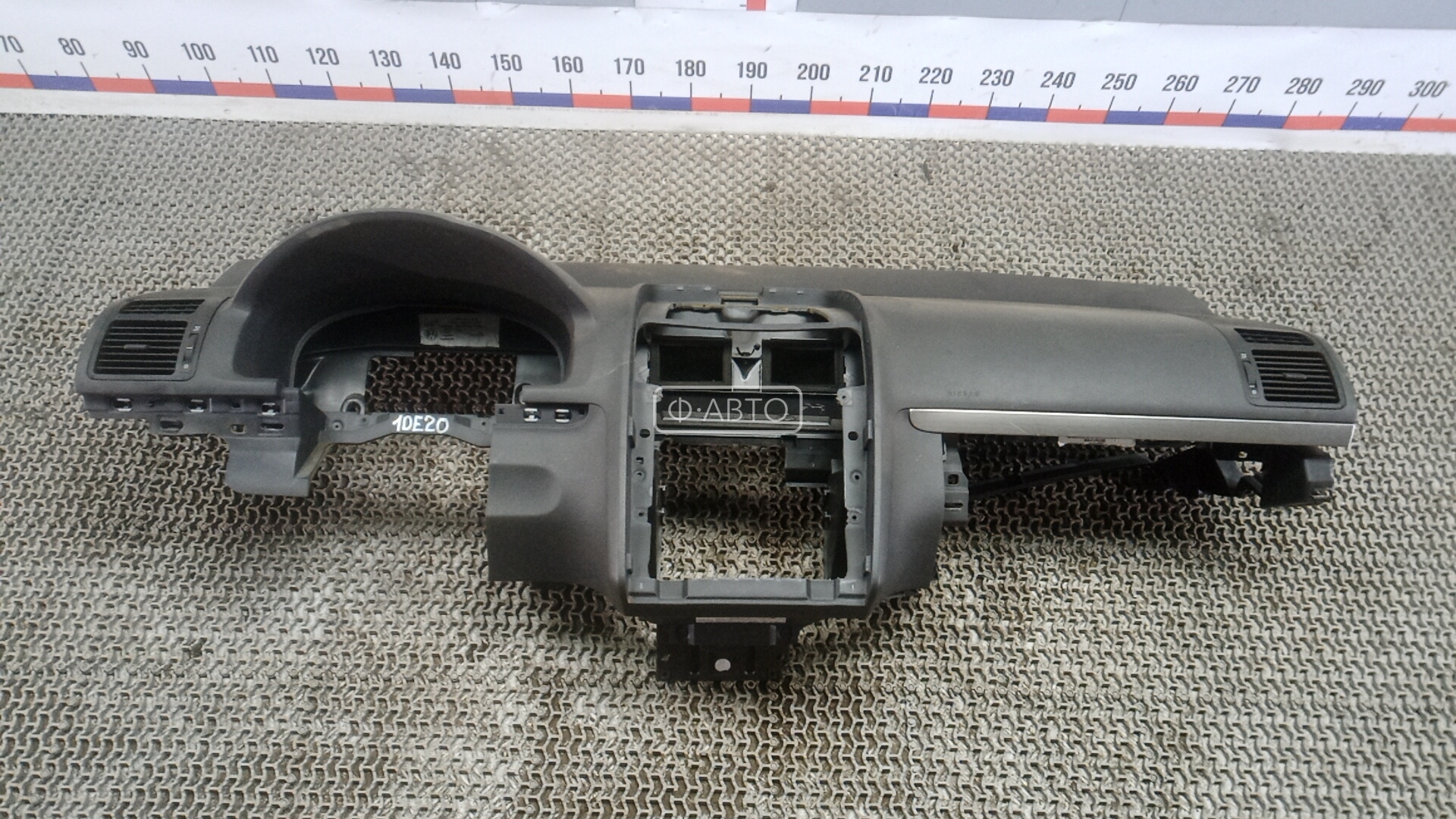 Панель приборов (торпедо)