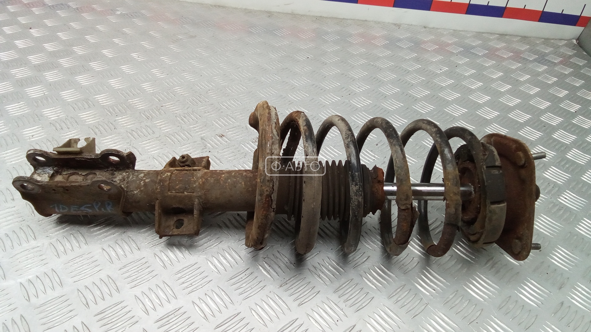 Стойка передняя правая