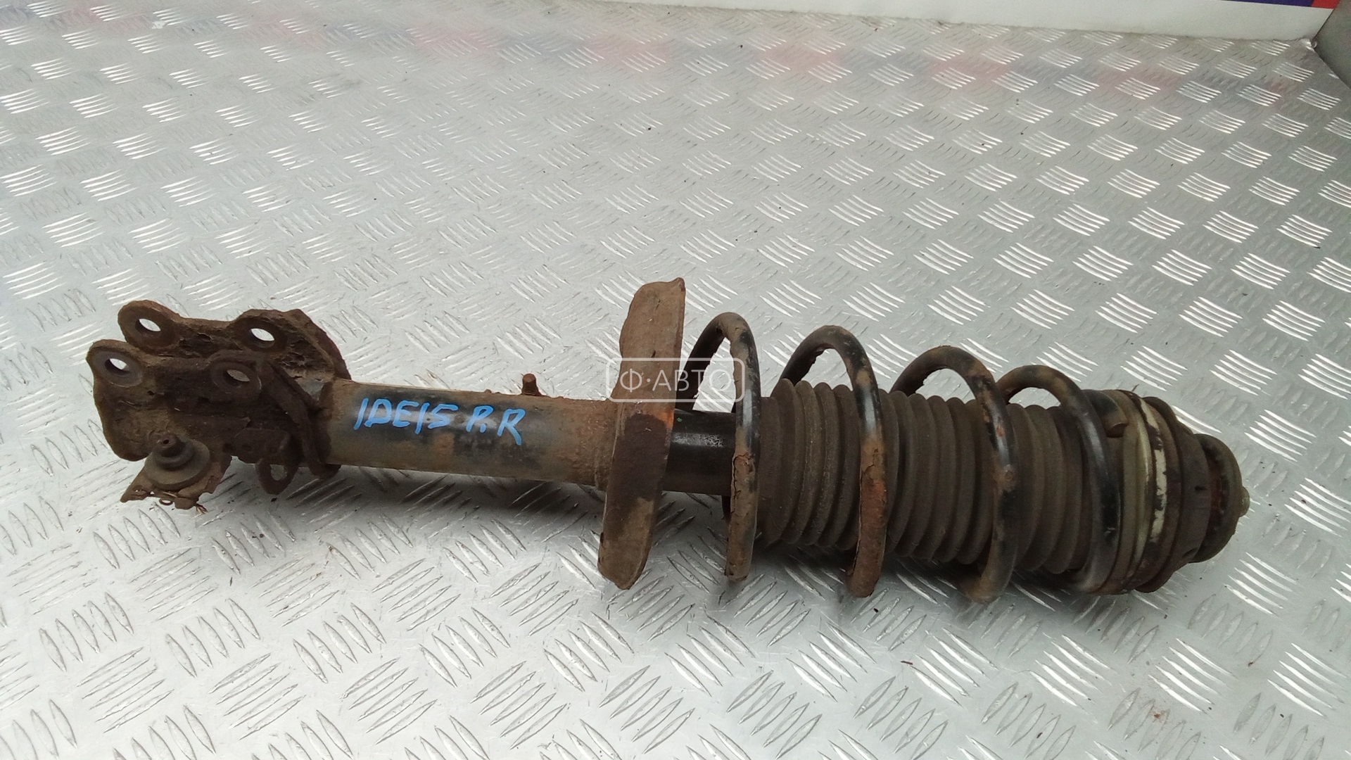 Стойка передняя правая