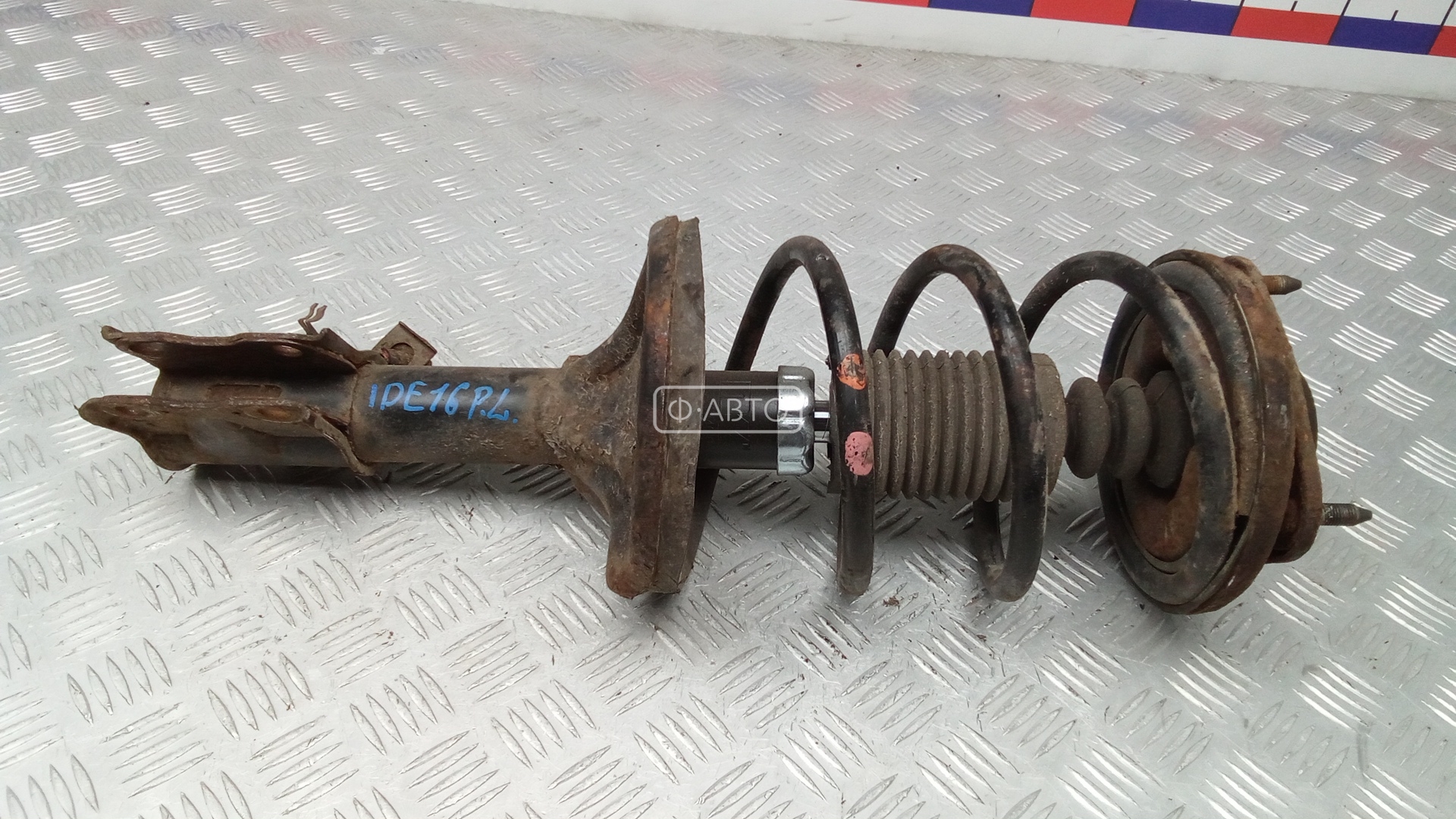 Стойка передняя левая