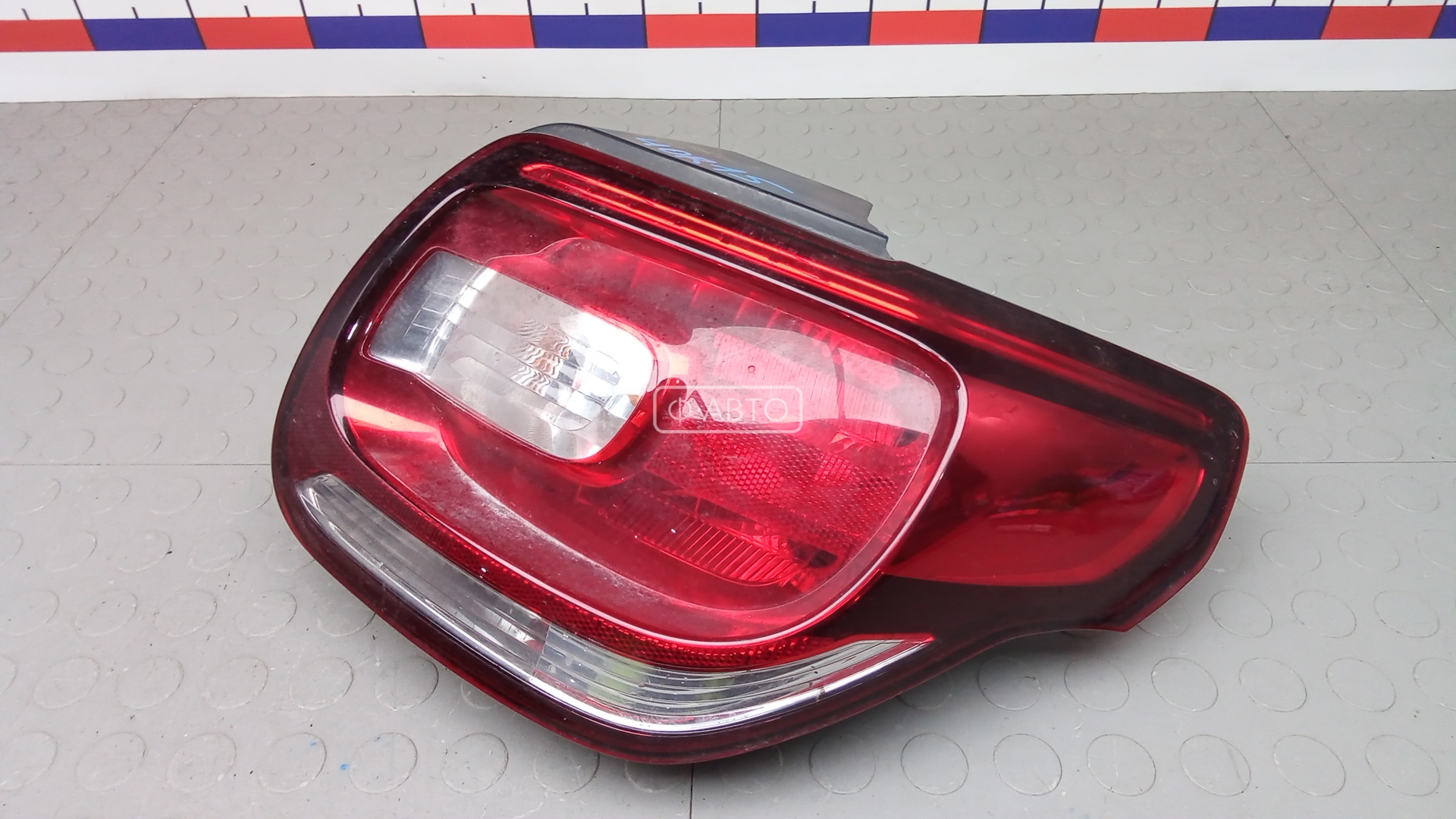 Фонарь задний правый