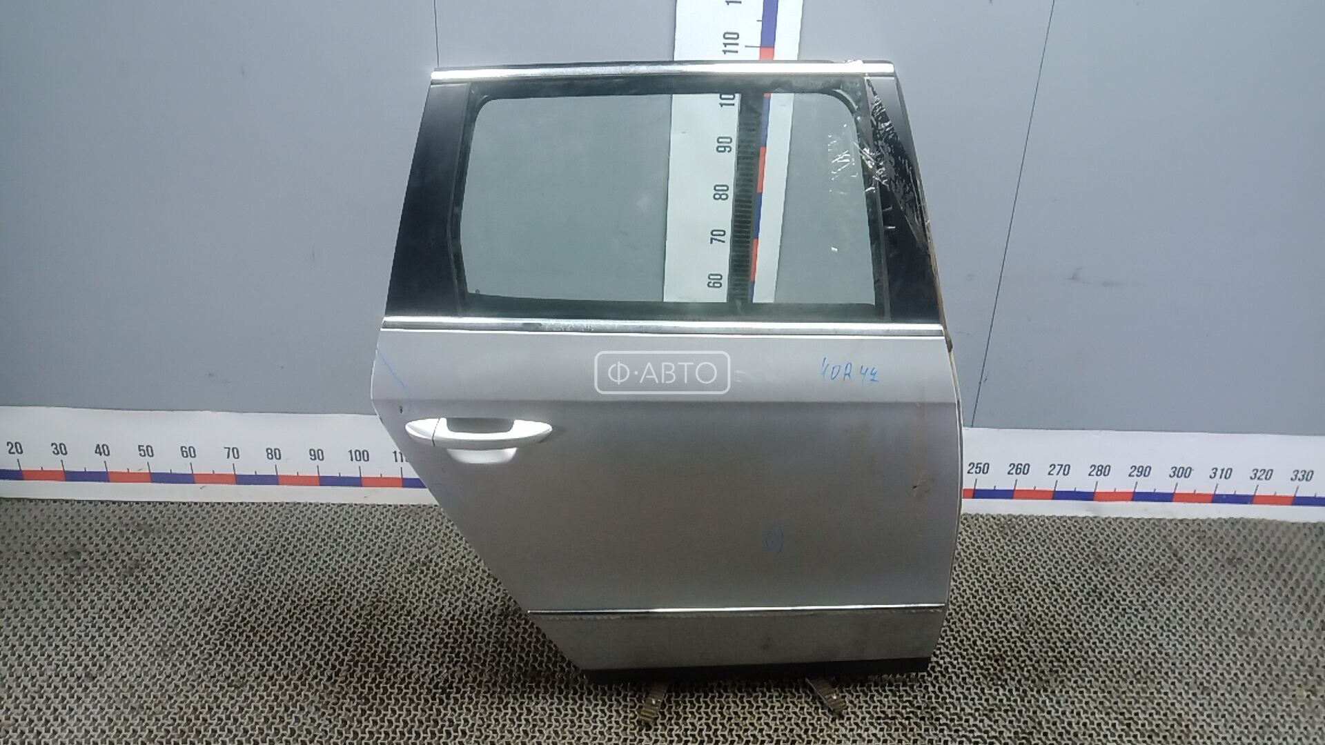 Дверь задняя правая