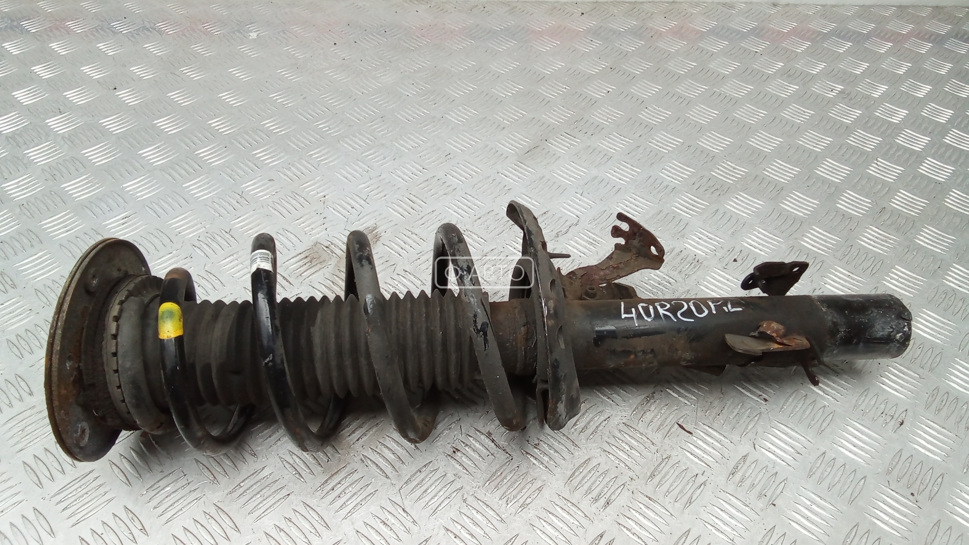 Стойка передняя левая